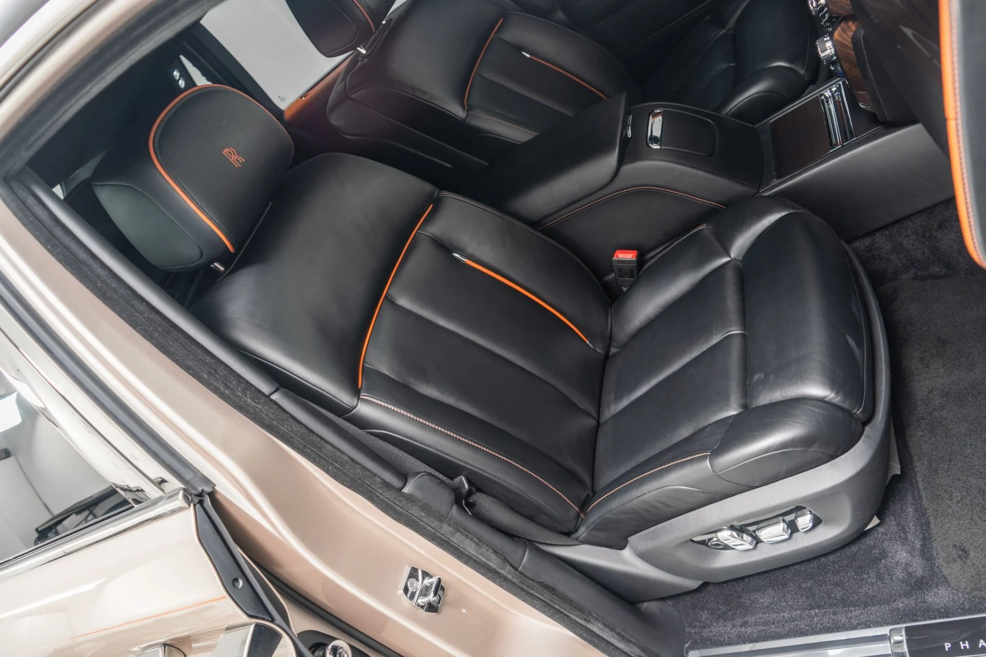 mph025_1674184010_Used_2019_Rolls_Royce_Phantom_The_Phantom_Package_Two_Tone_Paint_Bespoke_Audio_1785353671_6fad40f641