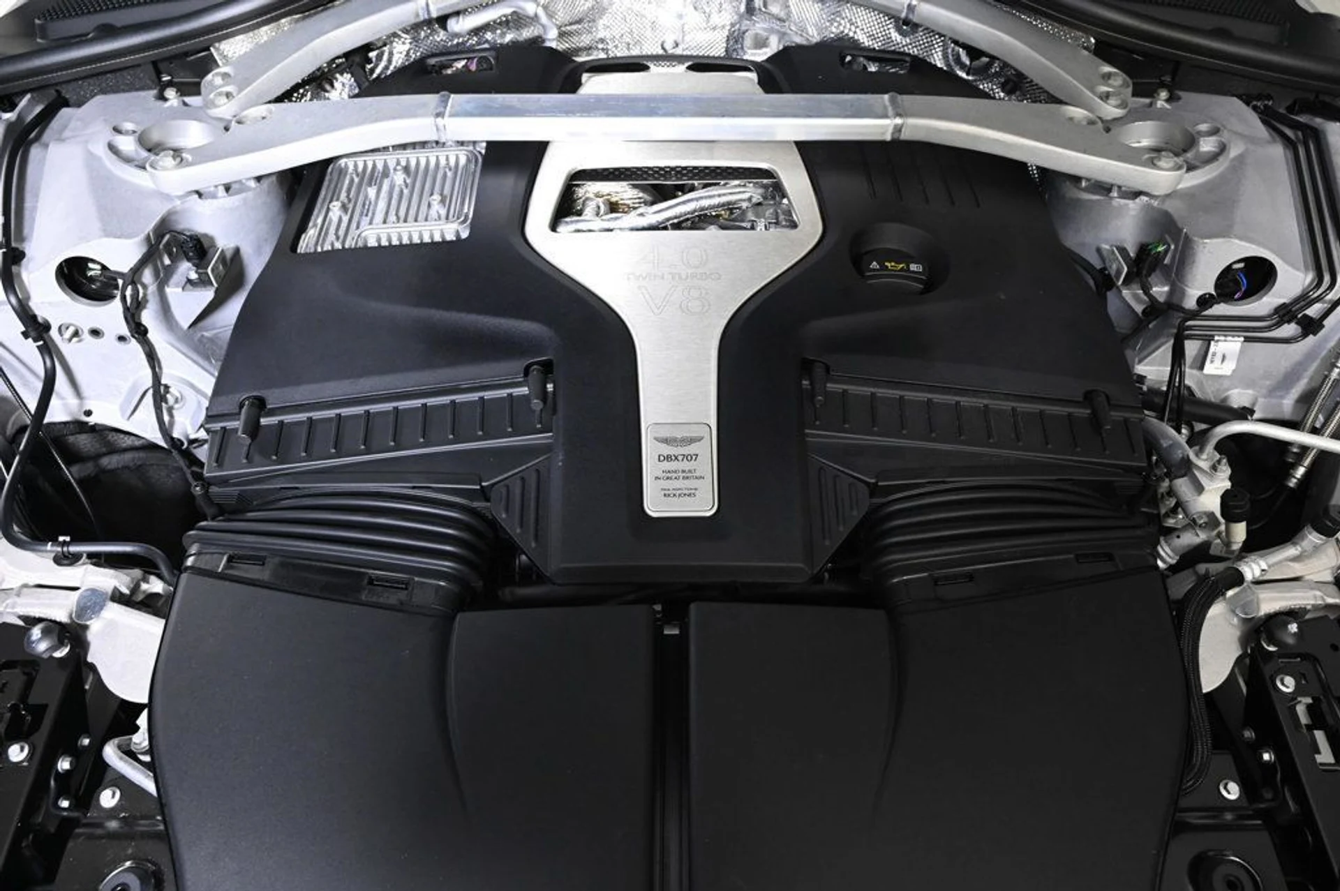 mph025_1677397294_new_2026_aston_martin_dbx_707awd_11350_22969412_25_1024_e69731f4b0