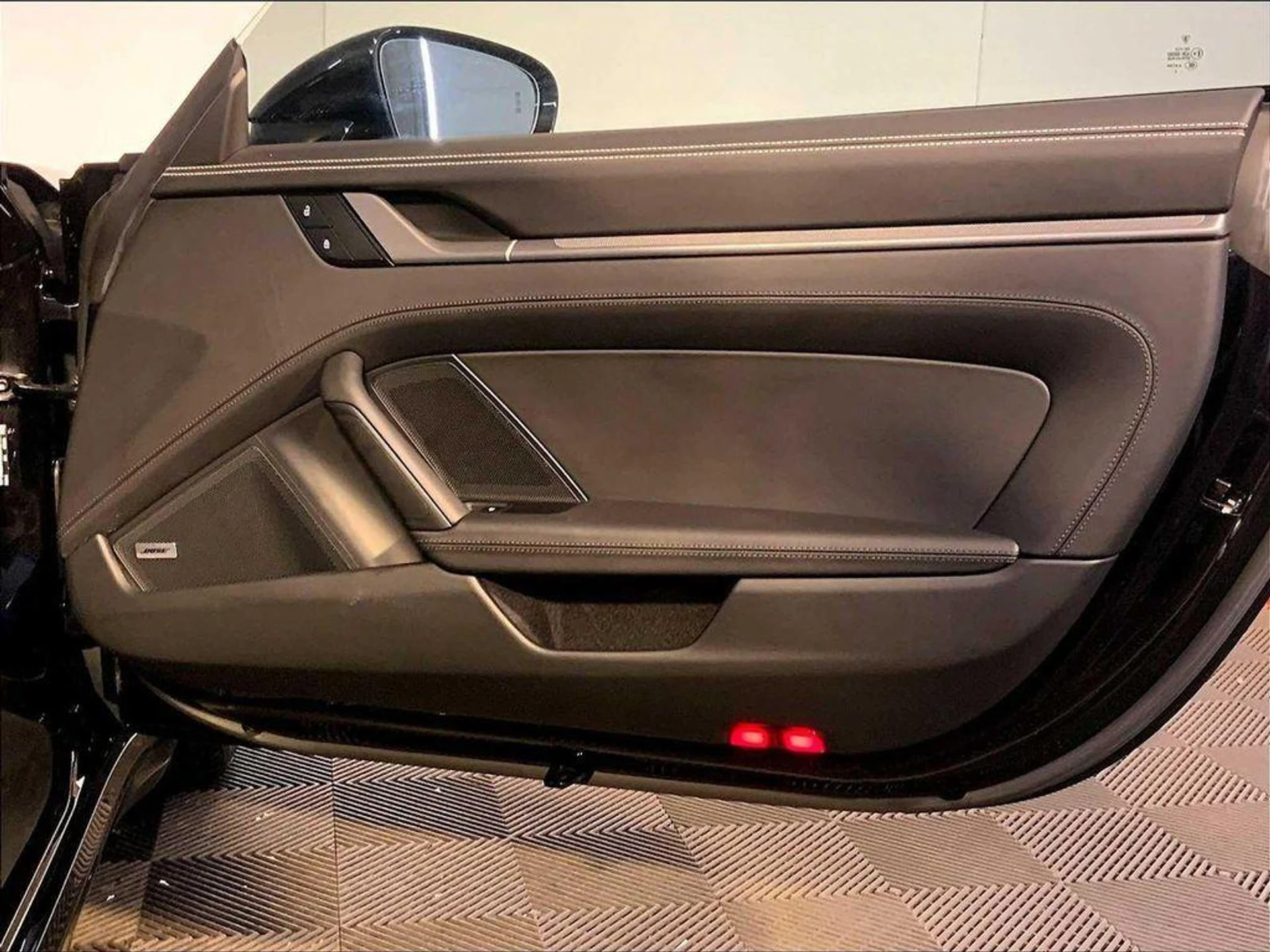 mph025_1692330402_L_Sa_S_Rn_Xaq_Zp_O_Eb_D_Fgnm_Lel_T_Un44_36d282ae33