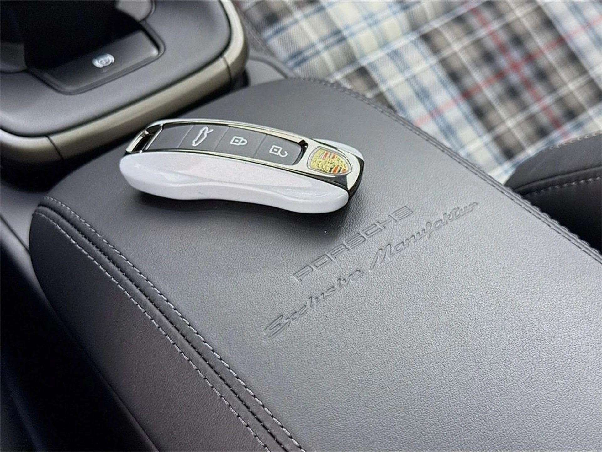 mph025_170656007_07c43e7c049531addbdce589c3a79d41x_05737e4c73