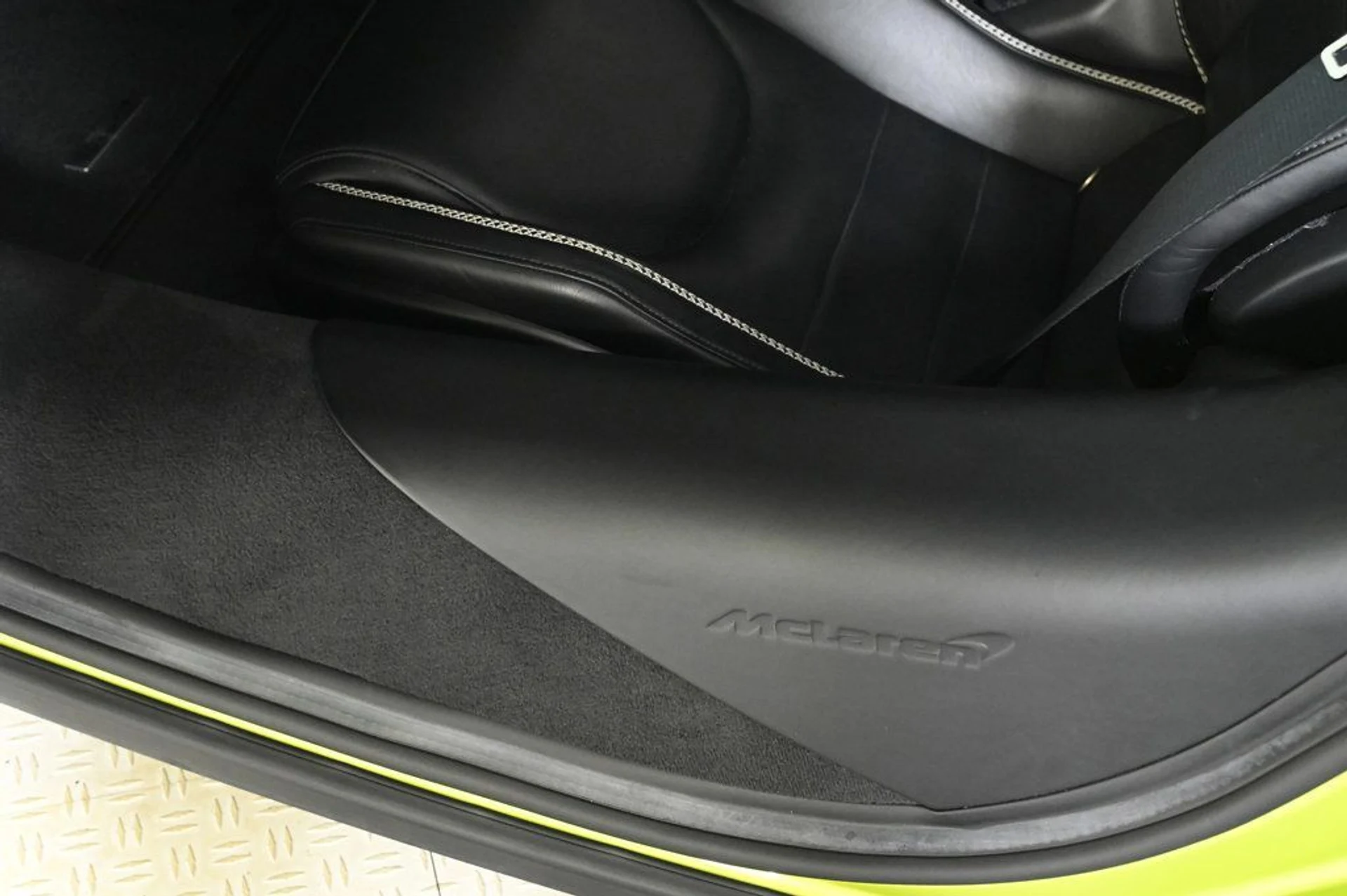 mph025_1710638535_used_2023_mclaren_gt_coupe_11350_22926200_25_1024_445e8ea7df