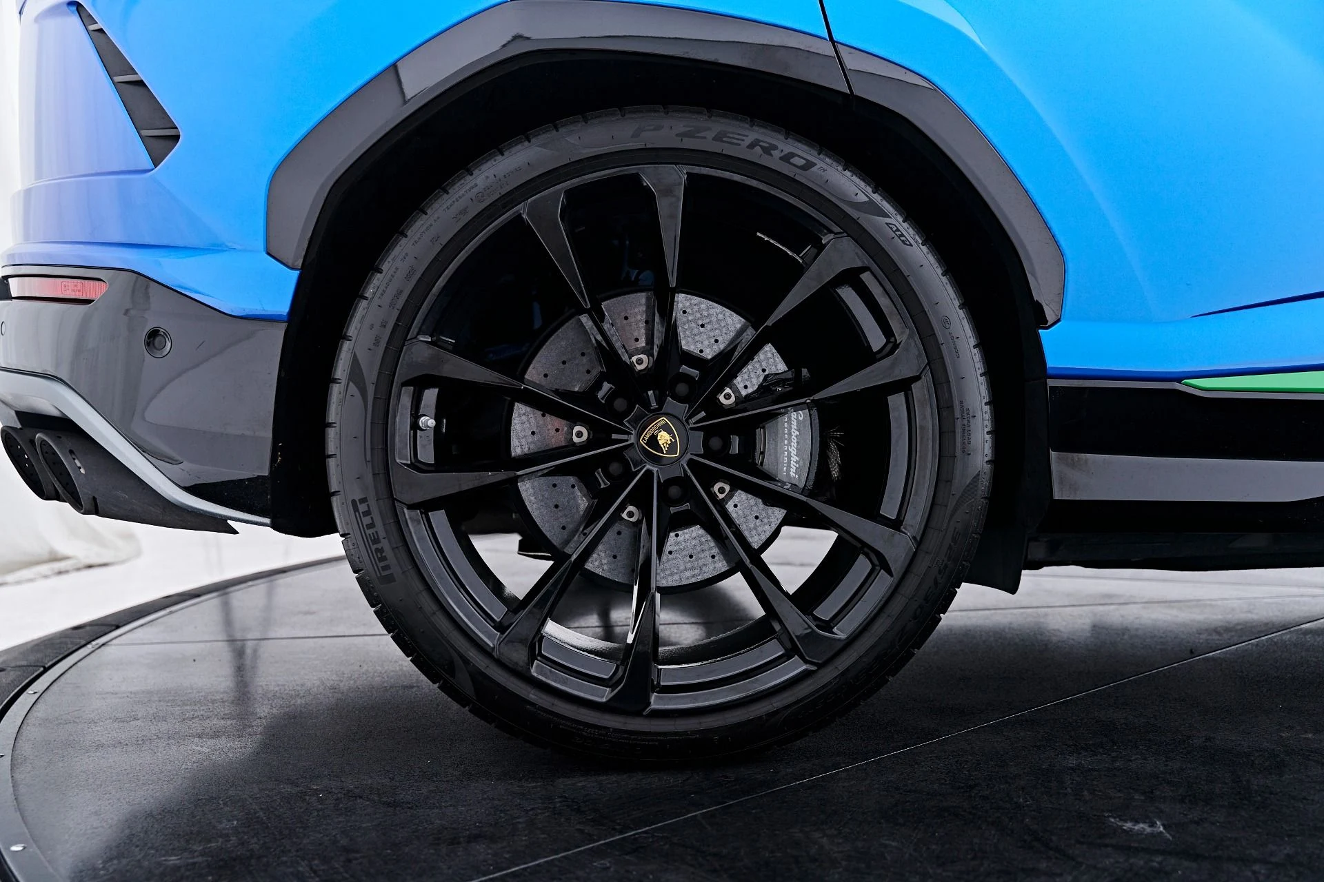 mph025_1713454252_Used_2020_Lamborghini_Urus_Base_1790959063_a812cc99be