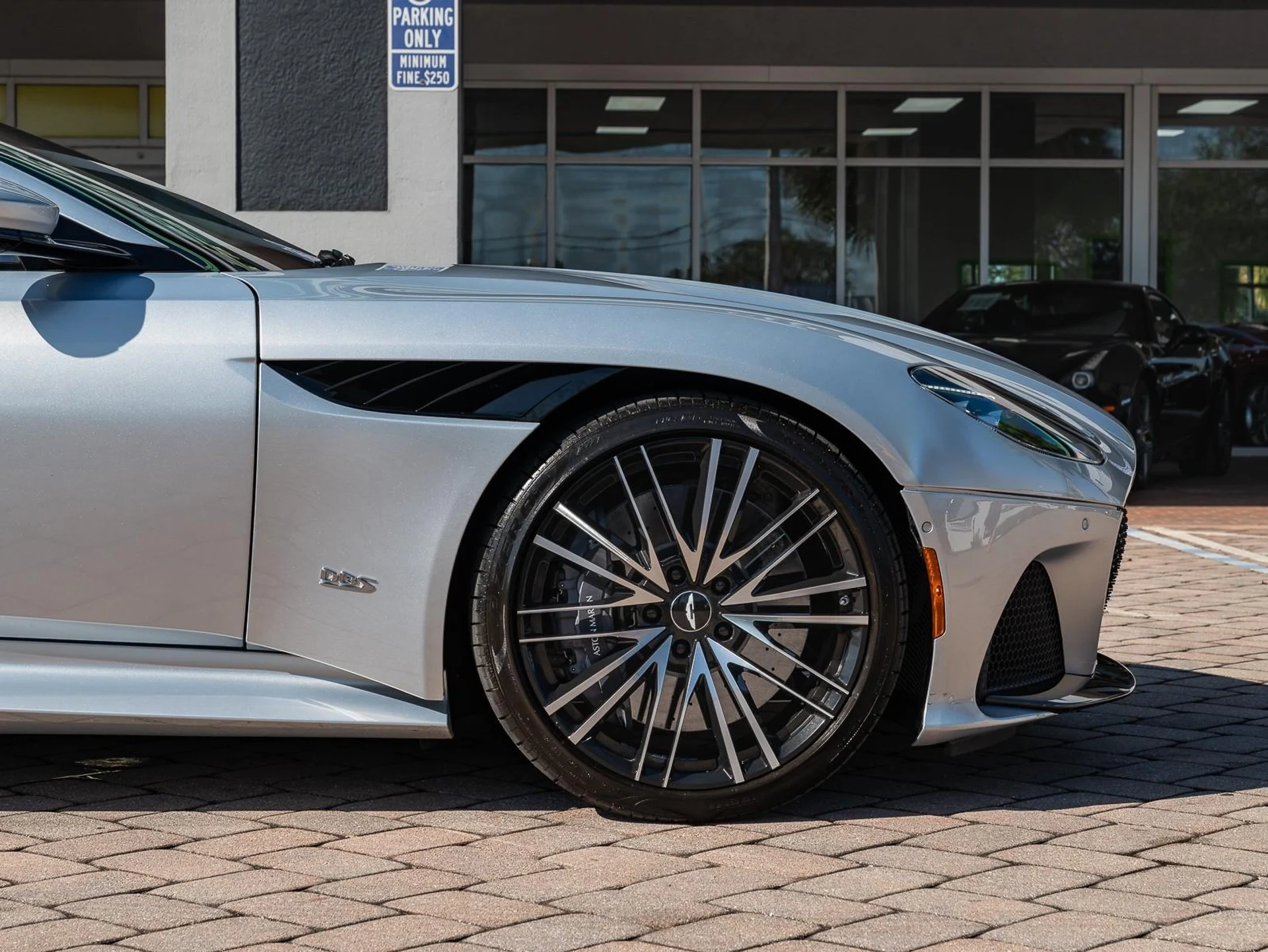 mph025_1720527318_Used_2020_Aston_Martin_DBS_Superleggera_1764795962_f8bd4da41c