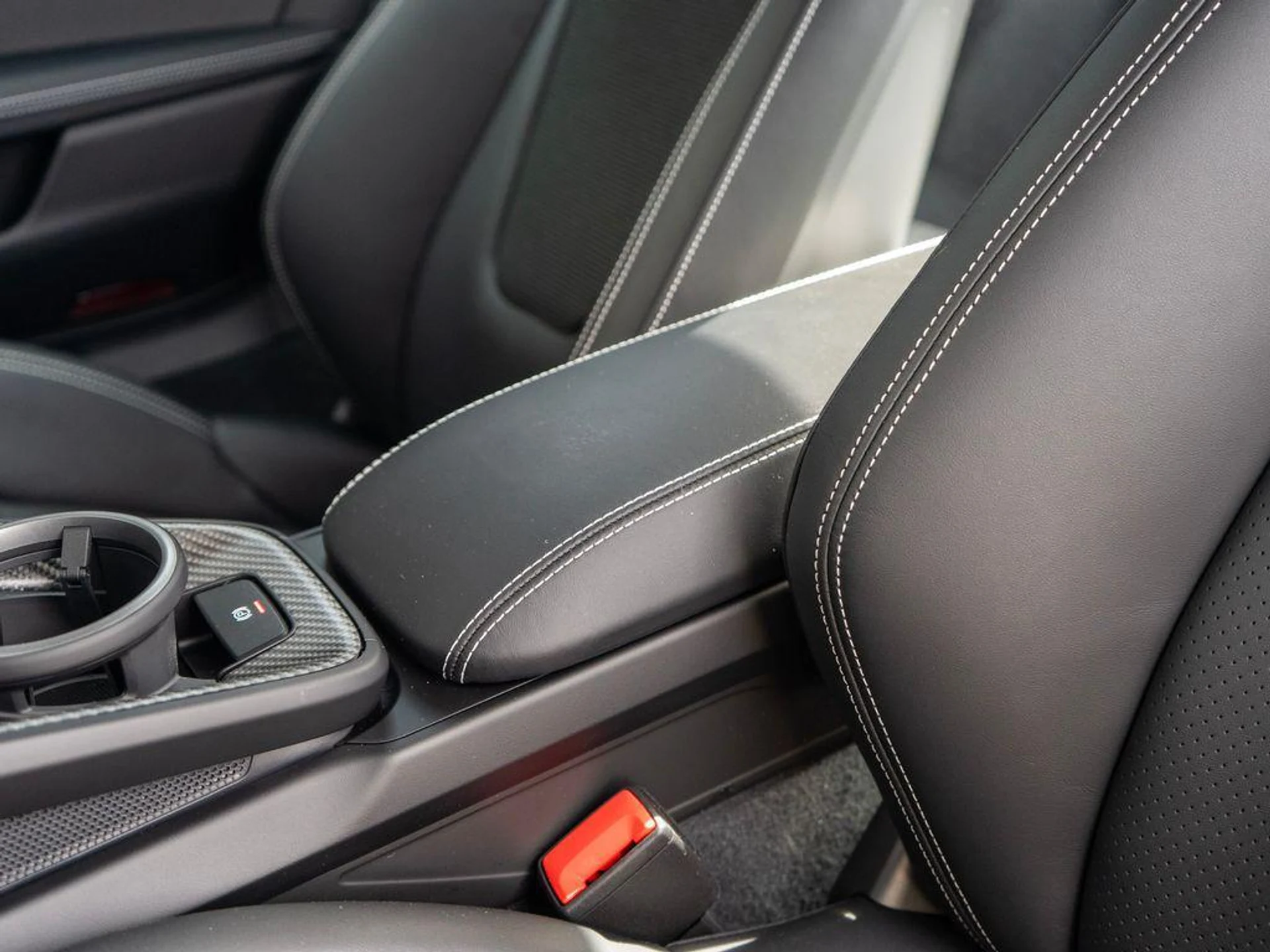 mph025_172235940_Hk6jpg2_Ld_Ad_G7r4j_Wh8z_Ri_Dn6_H4_340defb41b