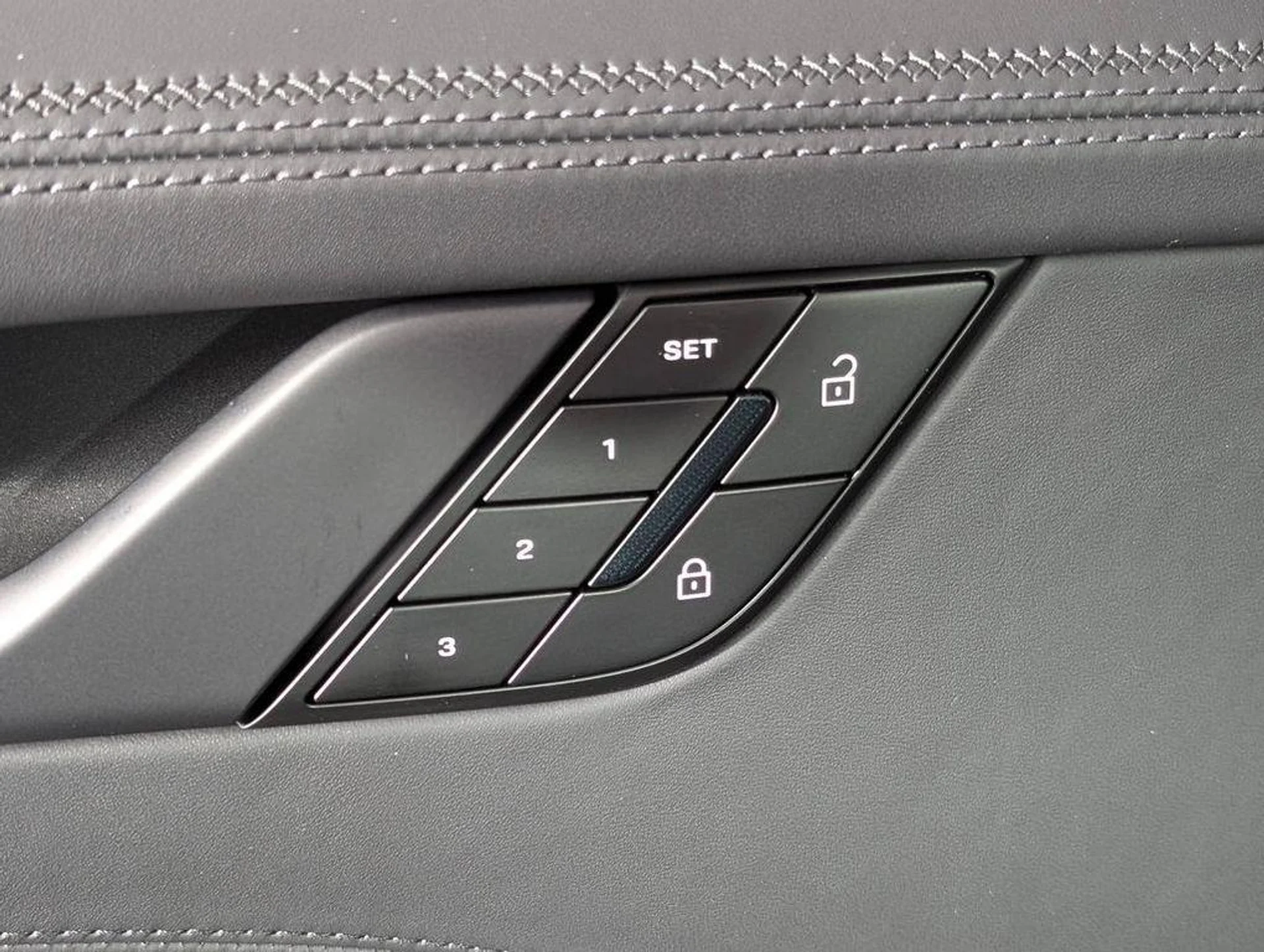 mph025_173212593_nio_xp_HFGION_0_ww_Rze_Lh_Uvky_TM_adcf0d9d9c