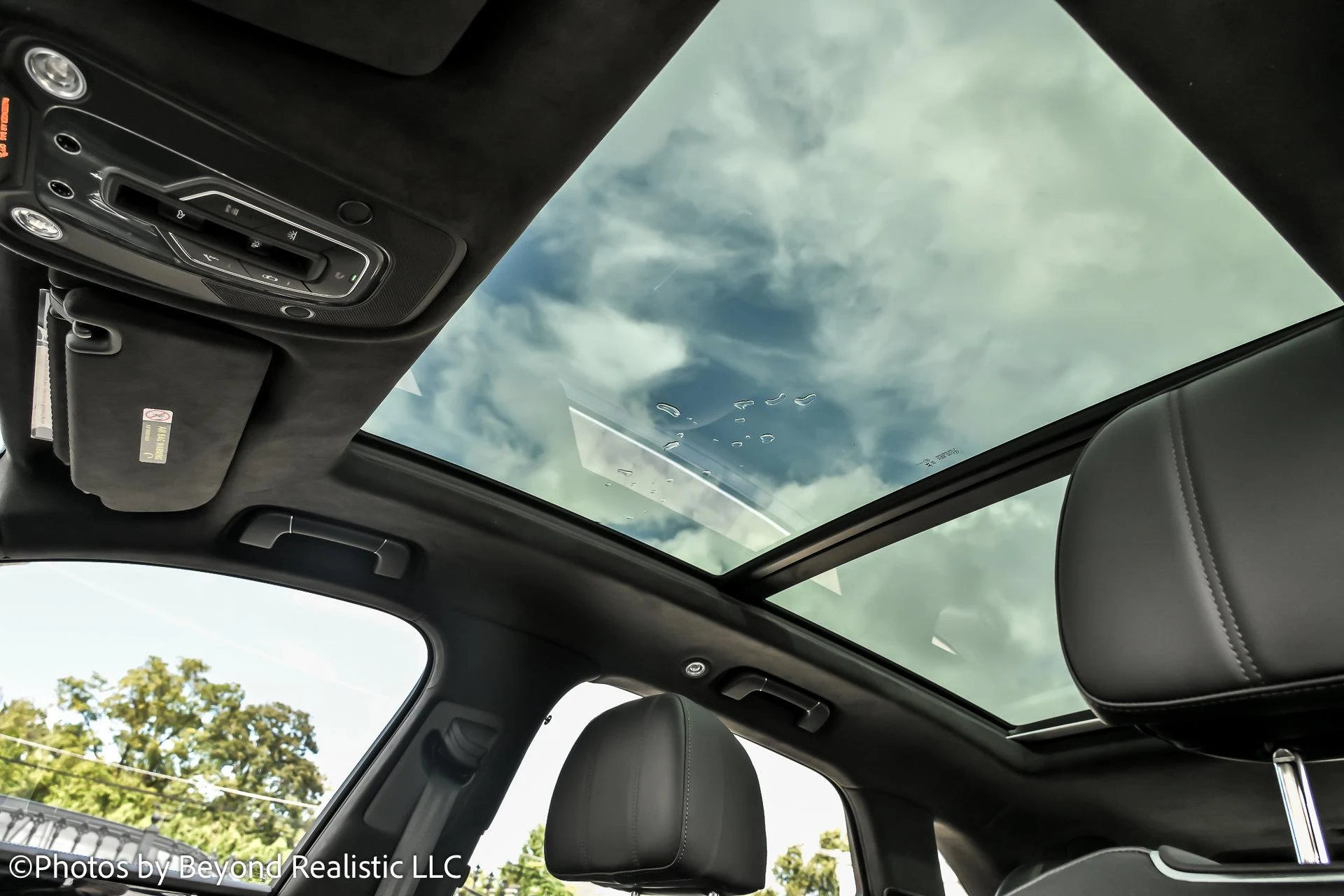 mph025_1733732596_Used_2024_Bentley_Bentayga_Hybrid_1759997546_cc3a40b60f