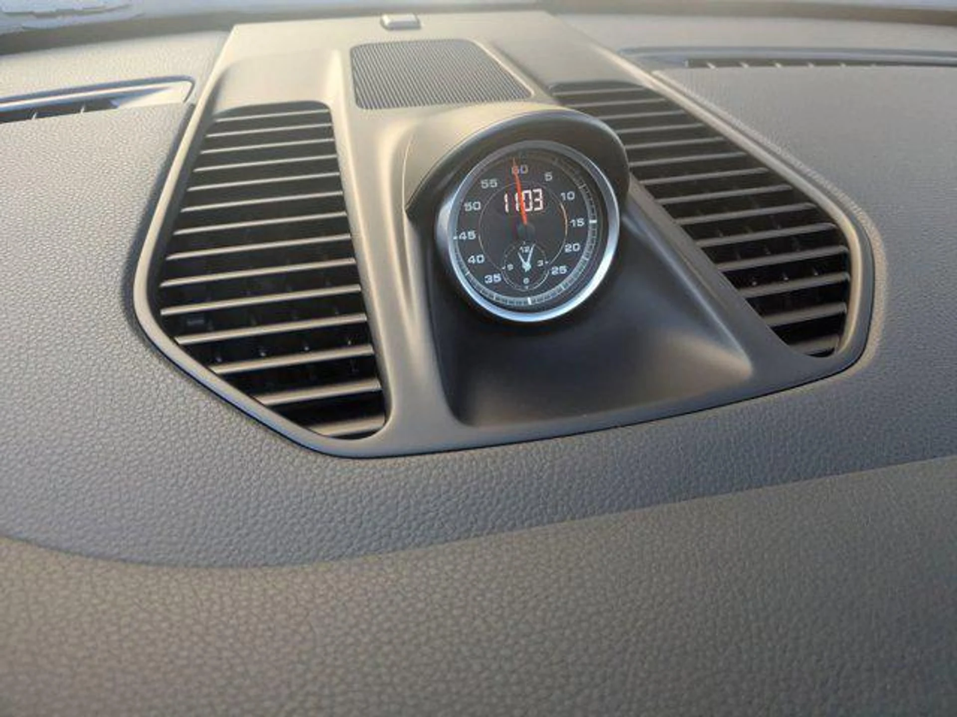 mph025_1746192153_xy_C58_G_Py6_DV_Yv0k9h_M0ed_T_Xu_OZ_4_cbcde6e8a6