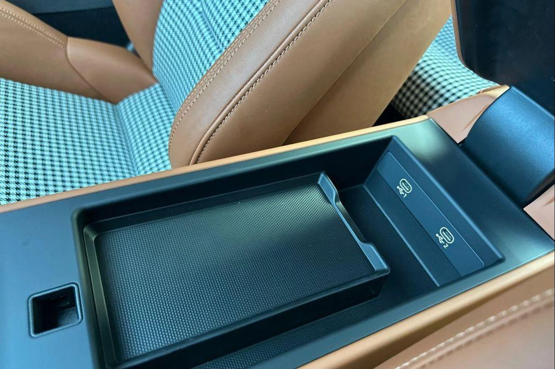 mph025_1750227368_OHZG_Ea_VG_0o_J5_Wjck_AM_Wh_VP_1_Ng_K8_2a797ed9bc