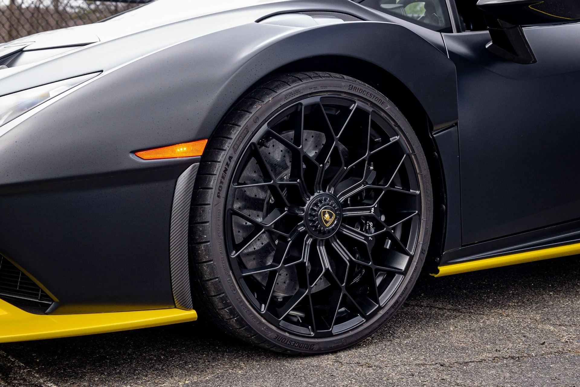 mph025_1750400002_Used_2023_Lamborghini_Huracan_STO_1724257778_2ff8646046