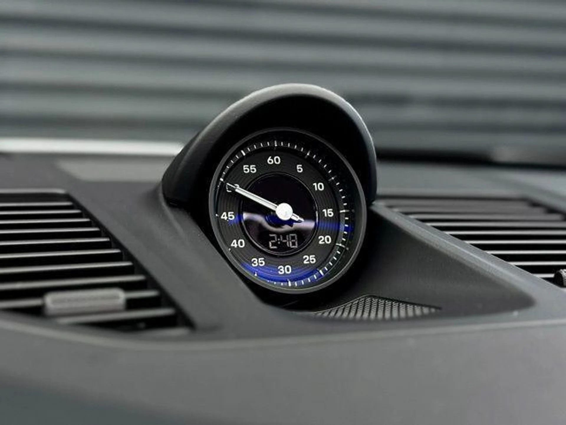 mph025_176219661_x_Z3s_Txz0_CLJ_Uw1_U_Fa_Jpyc_GW_35vw_0c5a525640