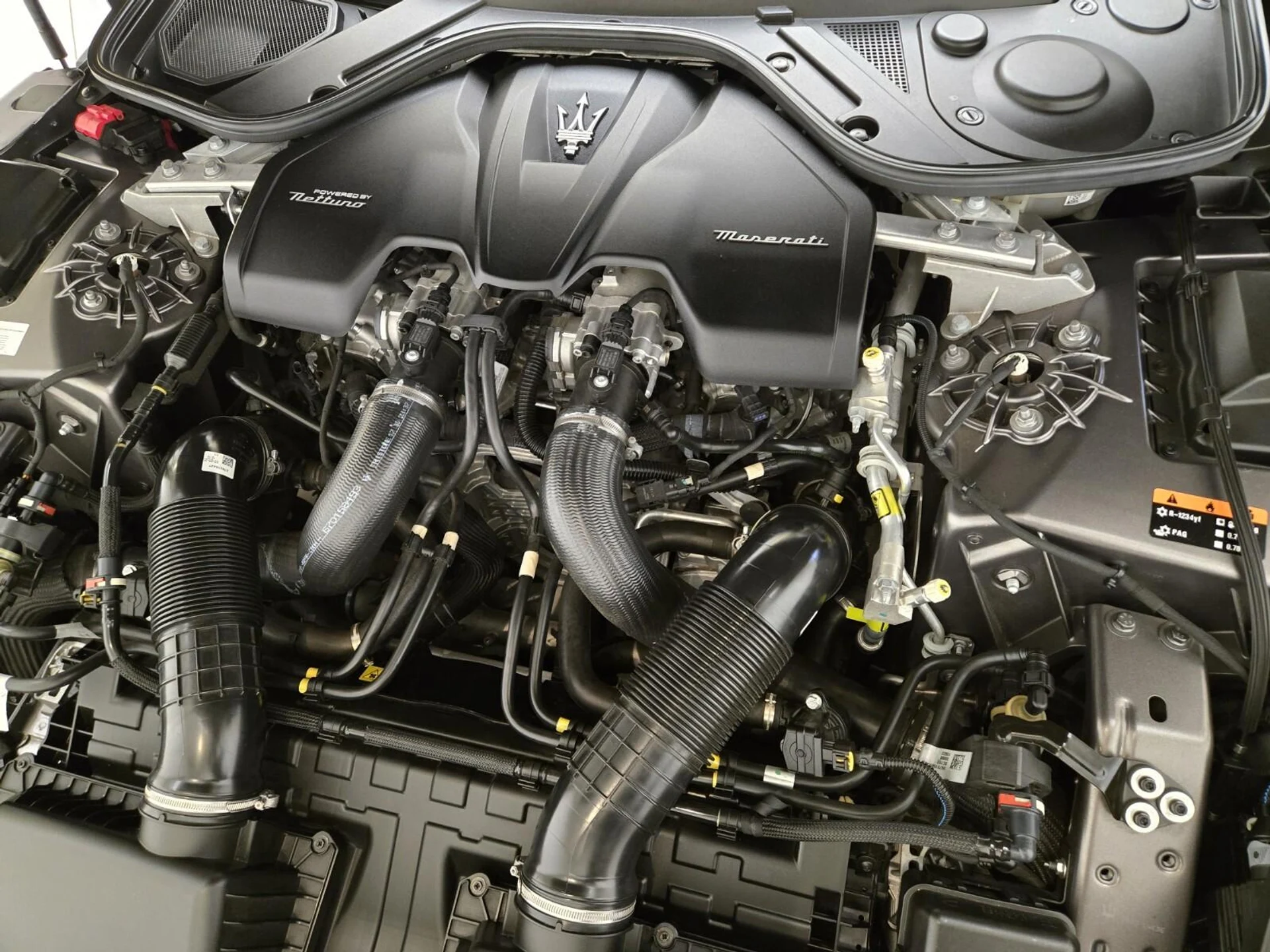 mph025_1774699139_Used_2024_Maserati_Gran_Turismo_Trofeo_1770446699_e5c0411587