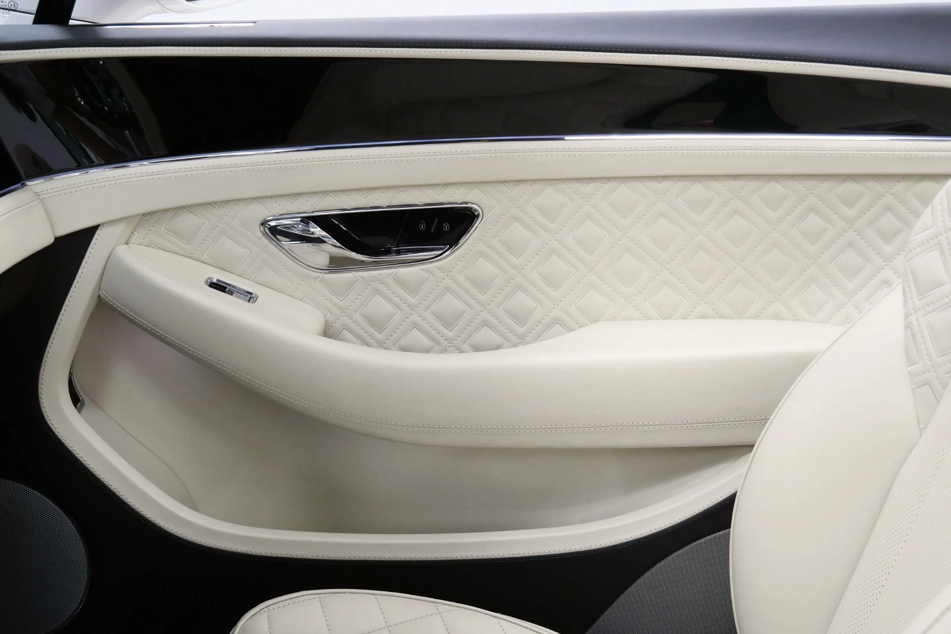 mph025_1775314126_Used_2022_Bentley_Continental_GTC_V8_Mulliner_Specification_Front_Seat_Comfort_Specification_1775574655_ca33525d21