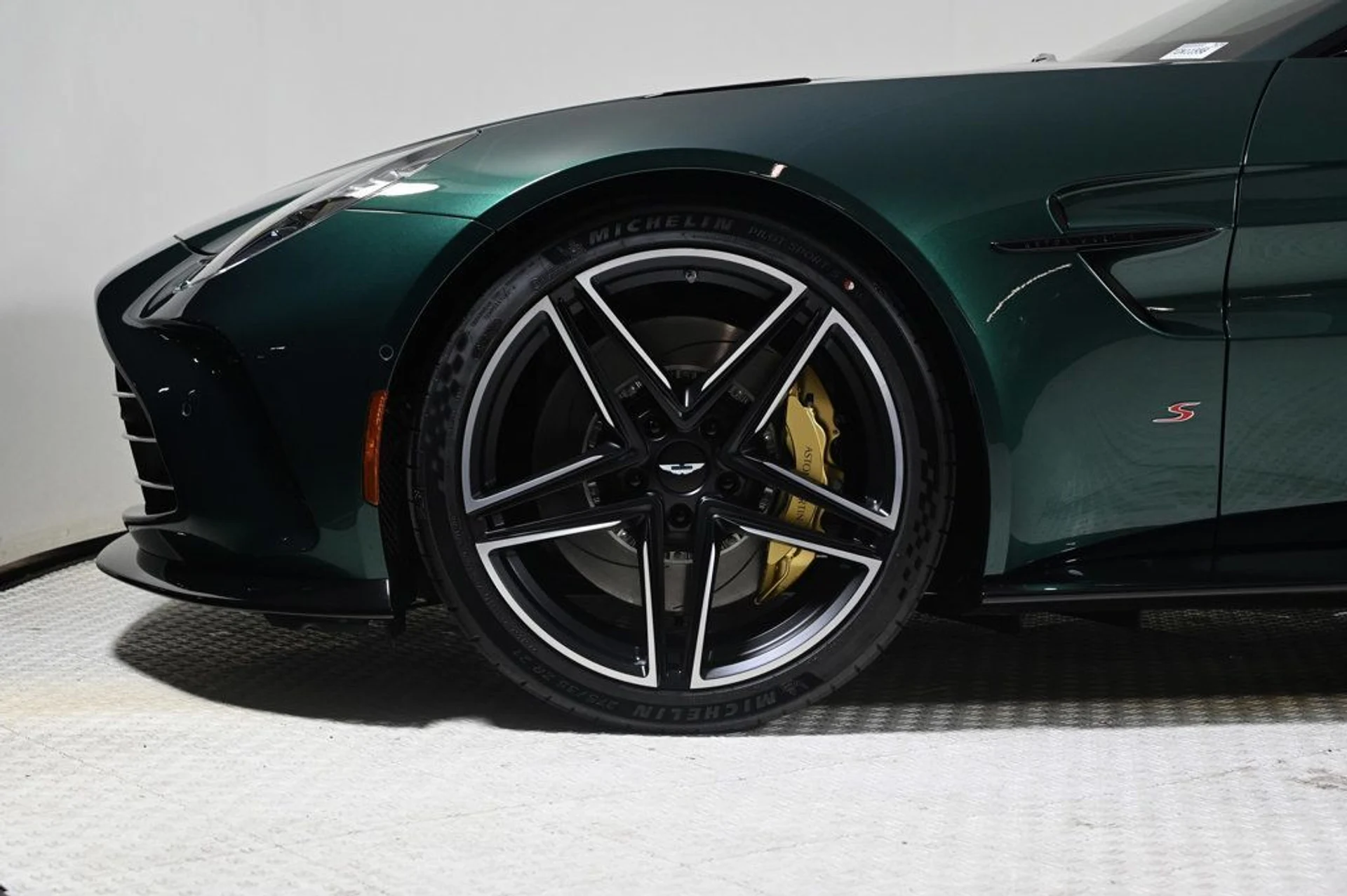 mph025_1775466488_new_2026_aston_martin_vantage_scoupe_11350_22964227_25_1024_80d9c7d579