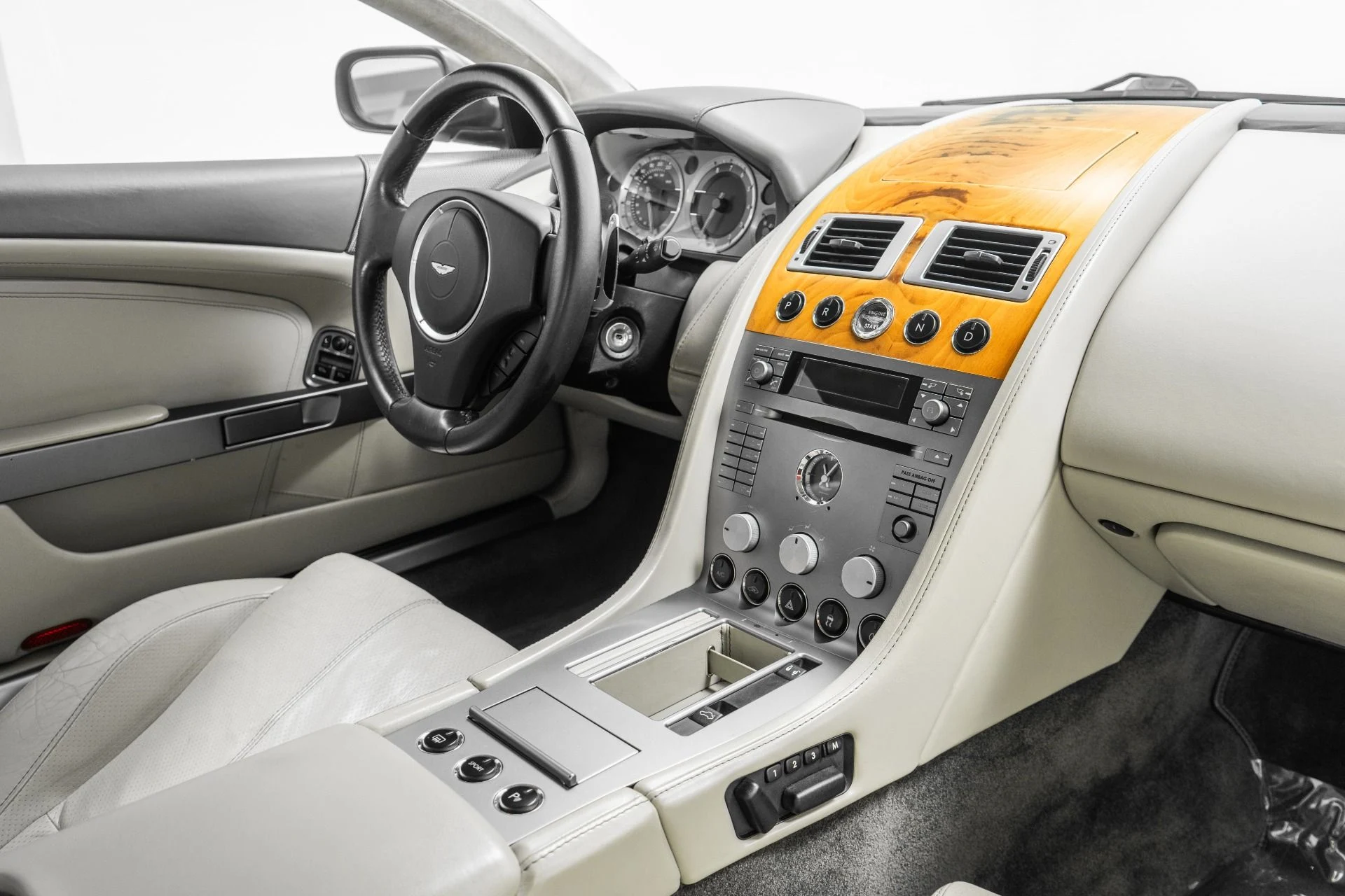 mph025_1779212543_Used_2007_Aston_Martin_DB_9_V12_Power_Classic_Lines_1782333379_d1452a2caf