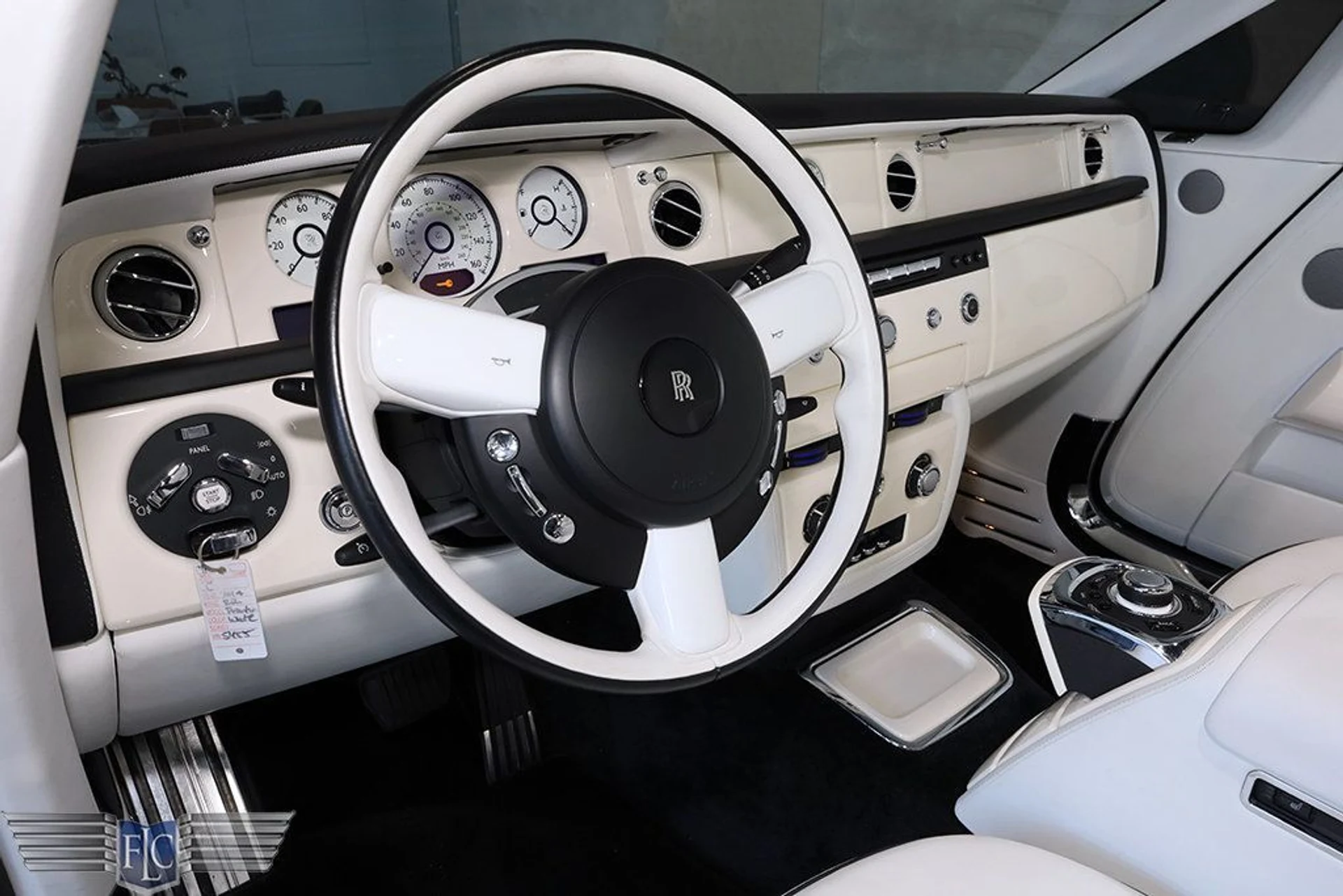 mph025_1796747788_used_2017_rolls_royce_phantom_drophead_covertiblefinaledition_9689_22834890_26_1024_6146b509ae