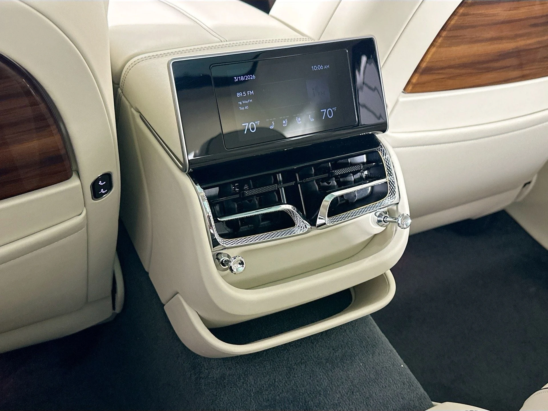 mph025_1809916313_26_b7d59aadf4