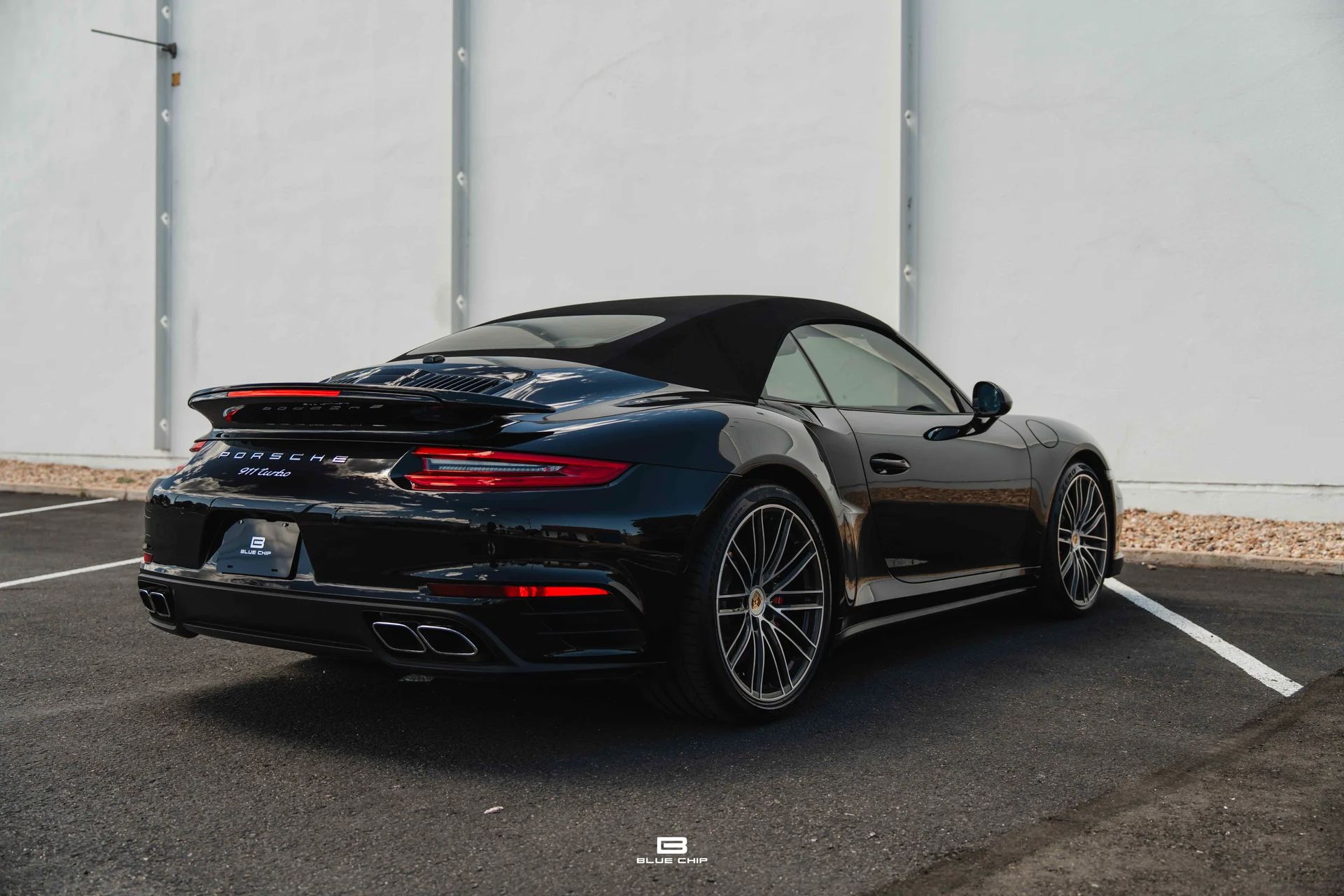 mph025_1813484788_6a2c27d4161572bea2c12767_2017_Porsche_911_Turbo_26_695224c343