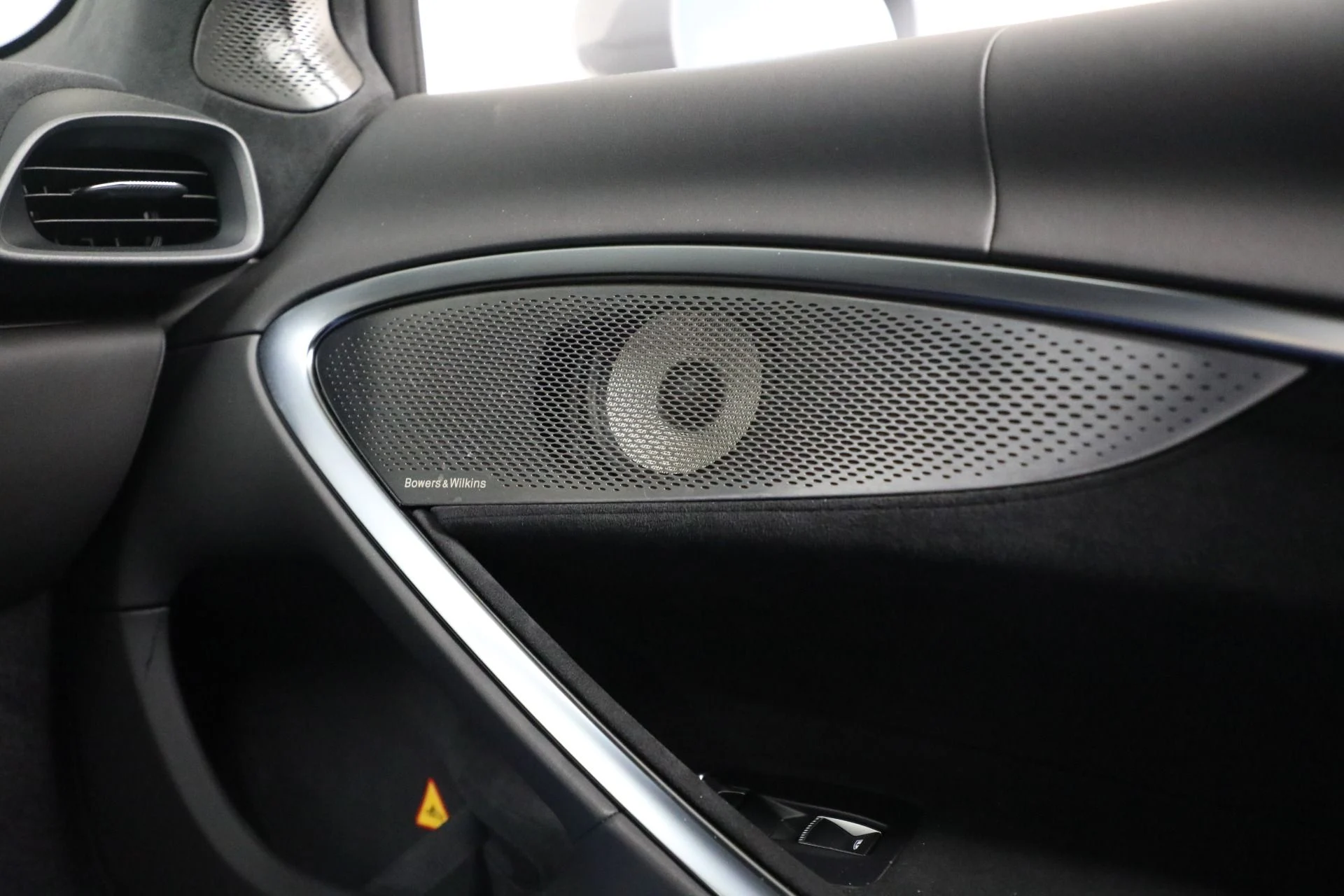 mph025_1816790599_Used_2023_Mc_Laren_Artura_cdf359beb4