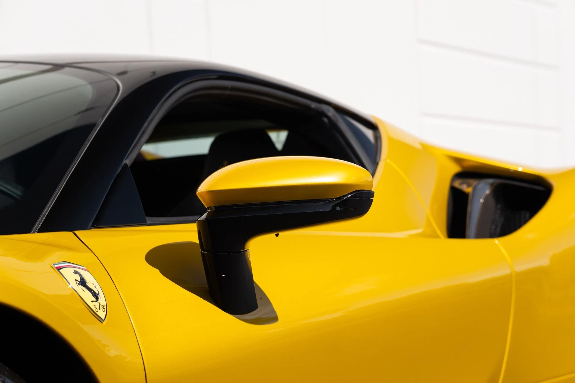 mph025_1822255660_Used_2023_Ferrari_SF_90_Stradale_1780886537_4d17a6d93e