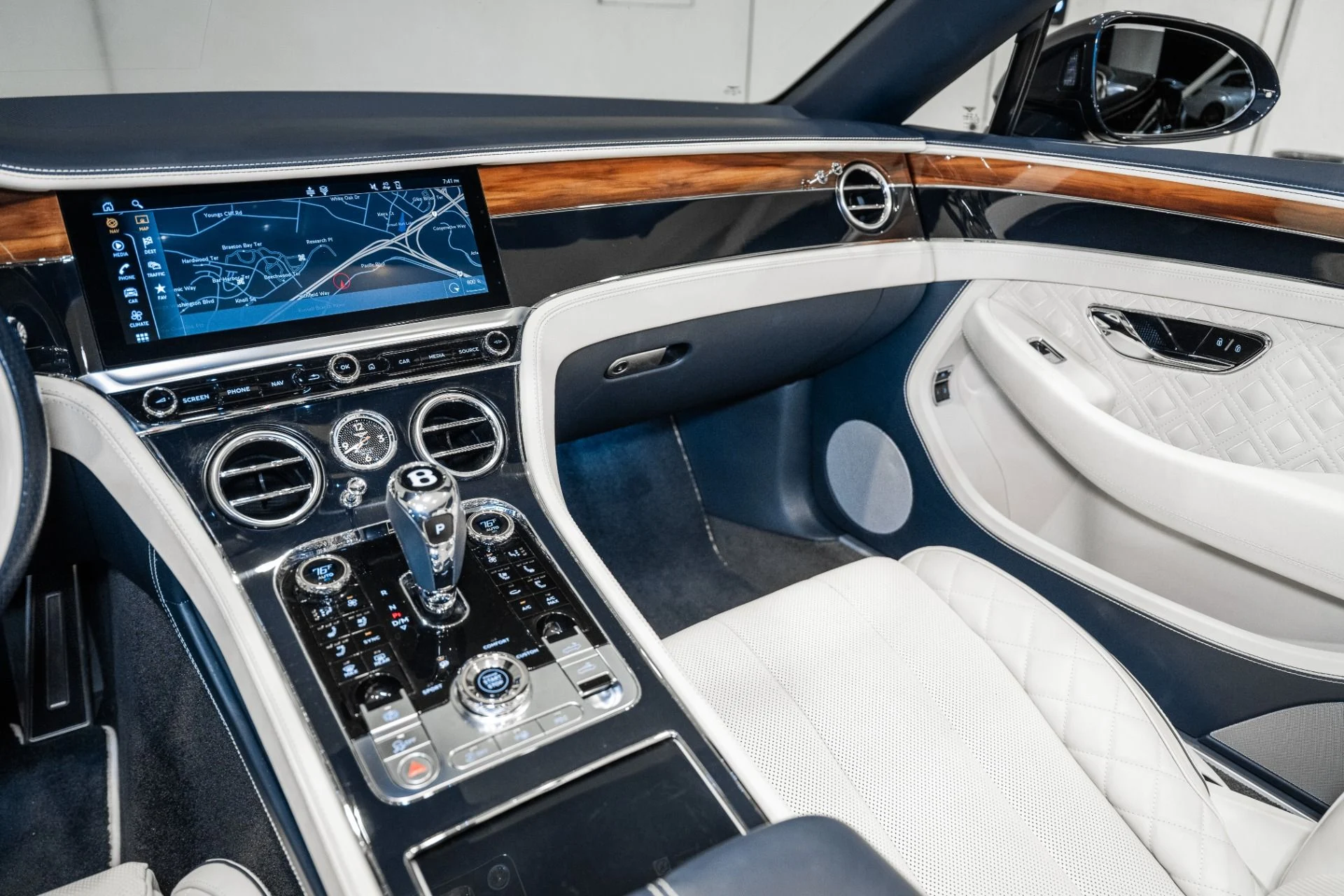 mph025_1824212442_Used_2022_Bentley_Continental_GT_V8_1792760258_21dc2b2ddb