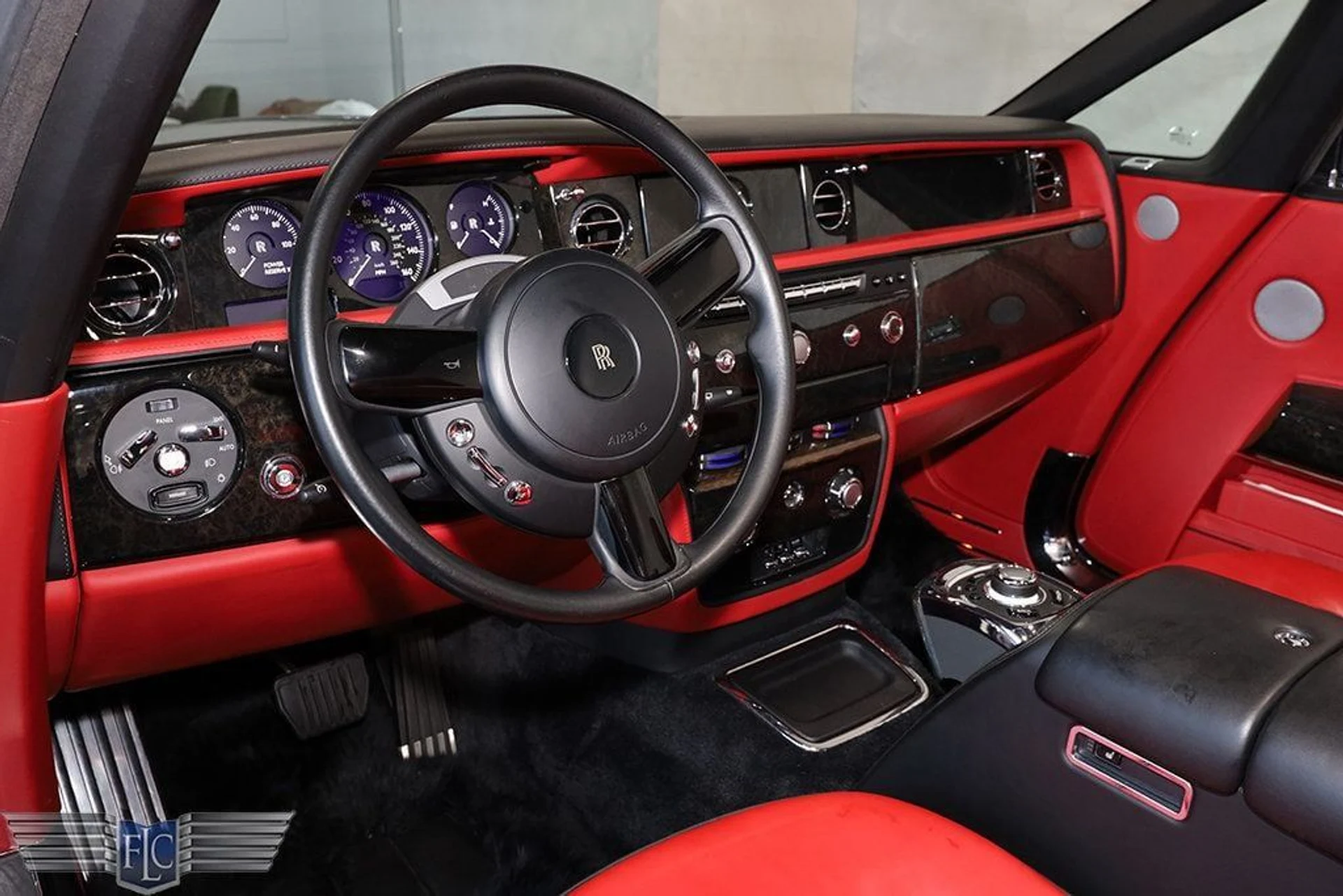 mph025_1826678589_used_2017_rolls_royce_phantom_drophead_coupe_9689_23040582_26_1024_91e6bd973a