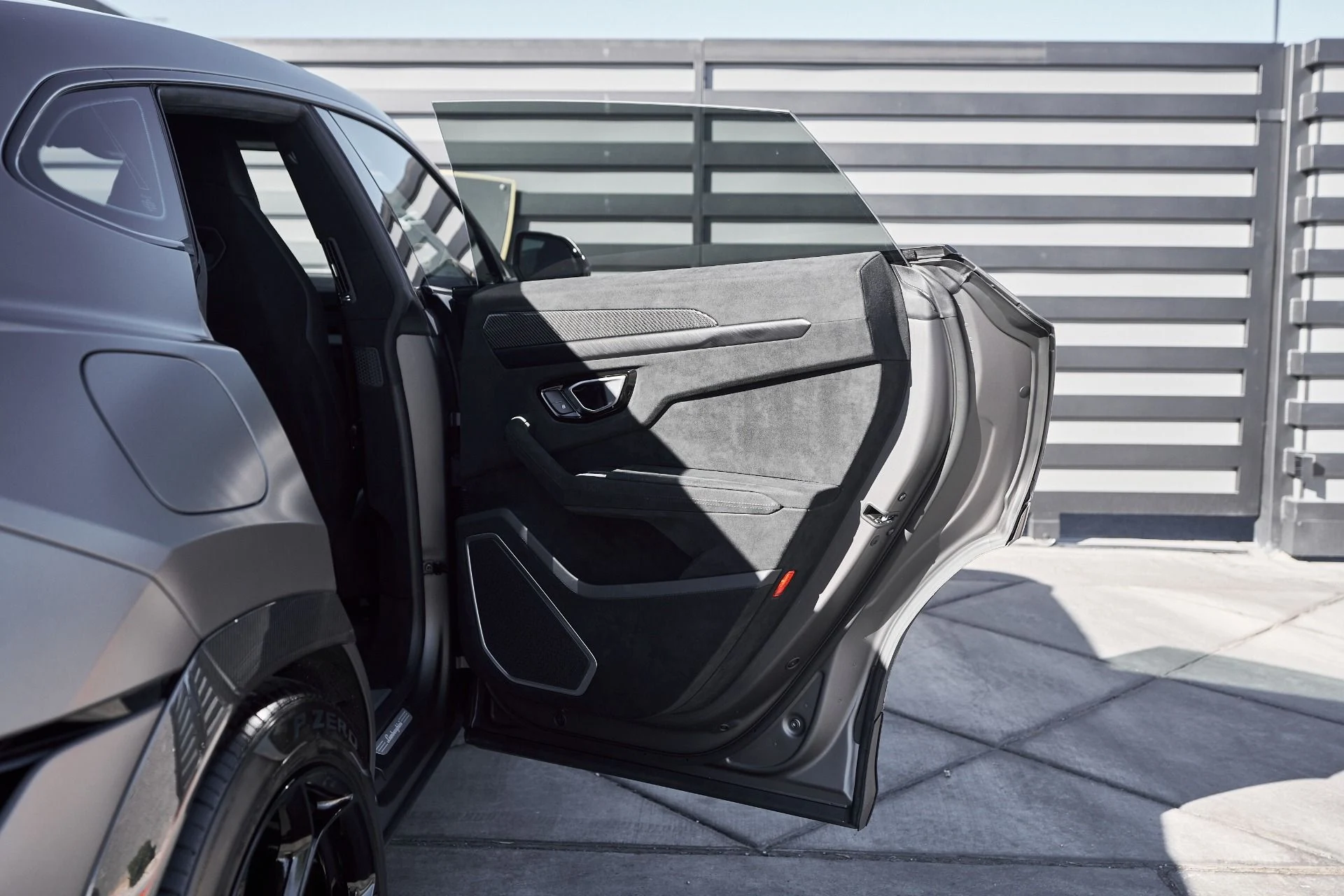 mph025_1828546127_Used_2023_Lamborghini_Urus_Performante_1761860732_38eef337b9