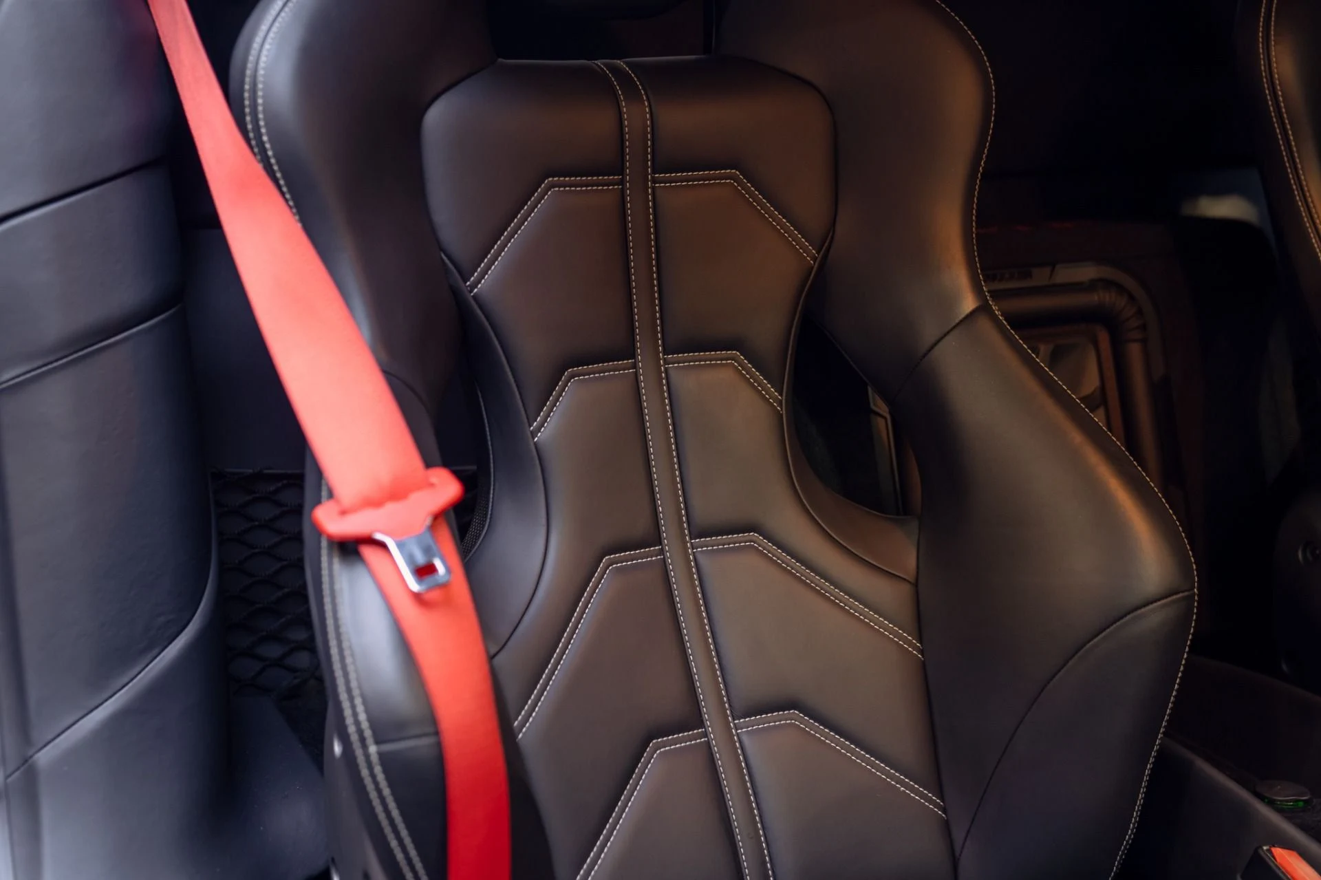 mph025_1837315244_Used_2017_Ferrari_488_GTB_Carbon_Fiber_Racing_Seats_1789571399_668fd1e30a