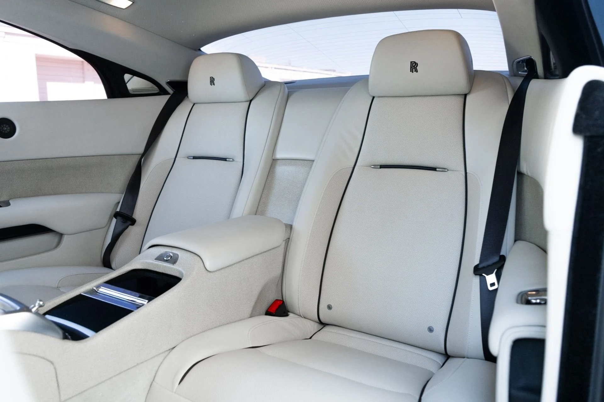 mph025_1842746429_Used_2014_Rolls_Royce_Wraith_1761760080_a5348877ac