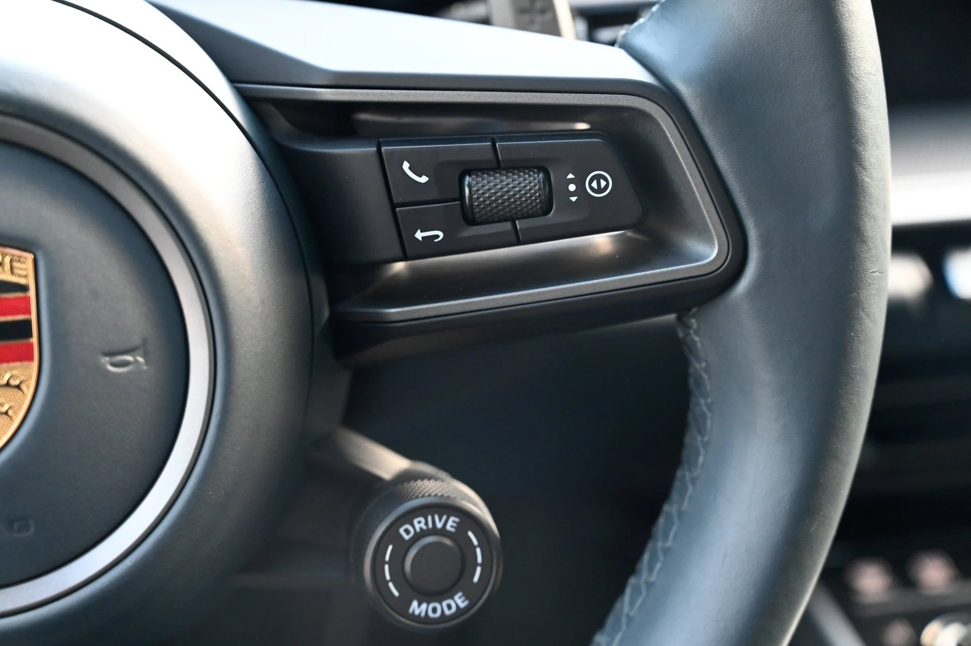 mph025_1844652592_95d9add8a11e4354b2b7f1c32d40b014_a2523ce7ec