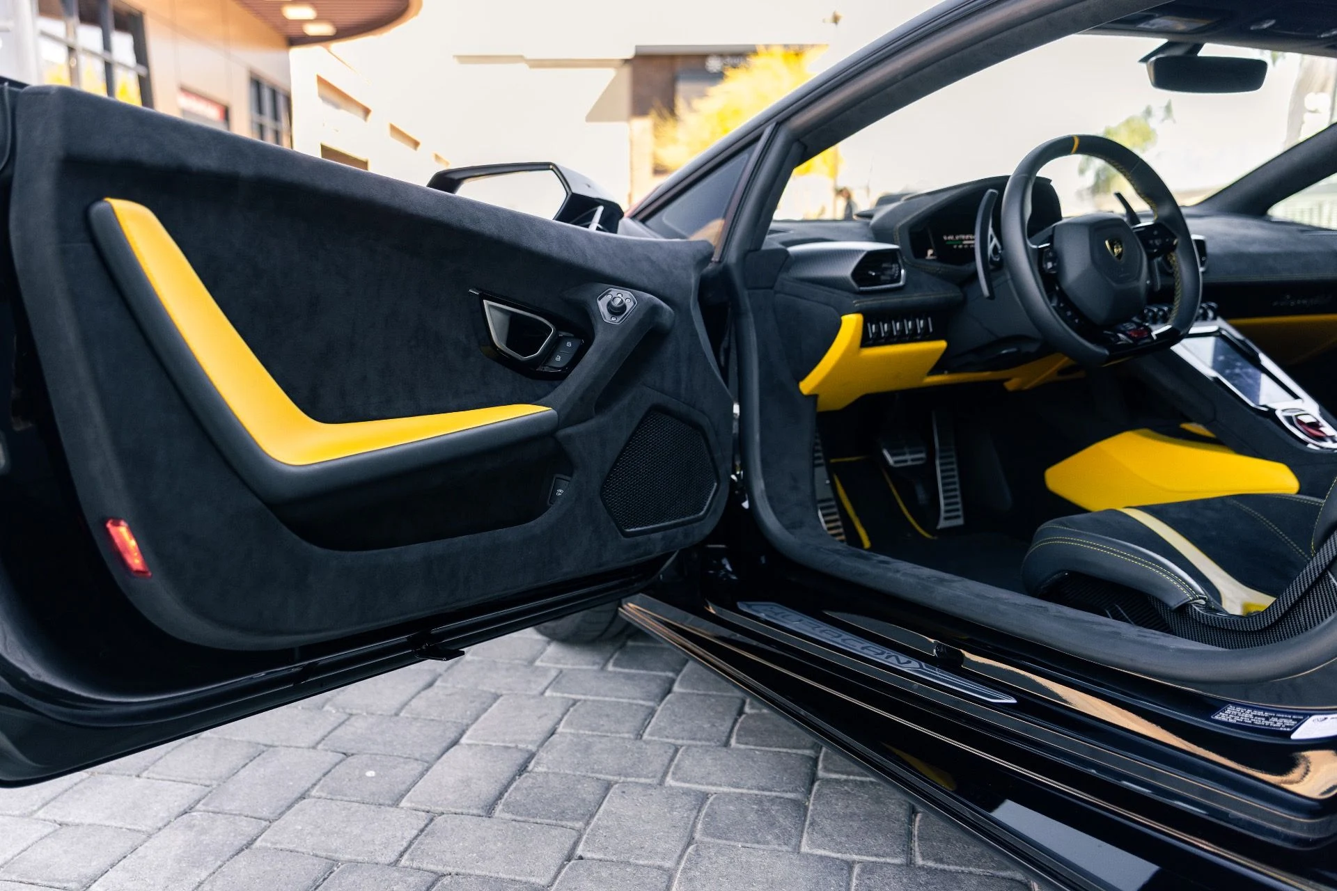 mph025_1853052284_Used_2024_Lamborghini_Huracan_Tecnica_1774294538_e21b00dcbc