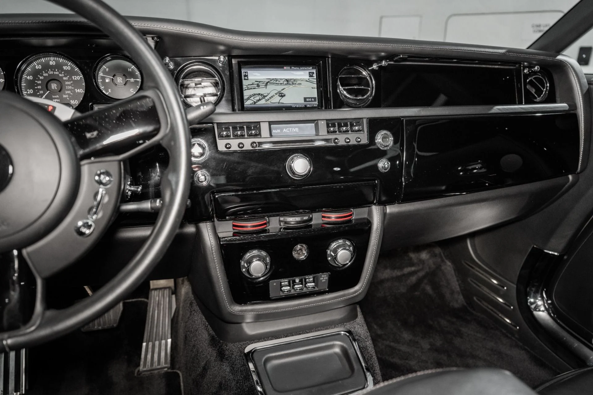 mph025_1858311571_Used_2010_Rolls_Royce_Phantom_Coupe_1760972669_ebfe125963