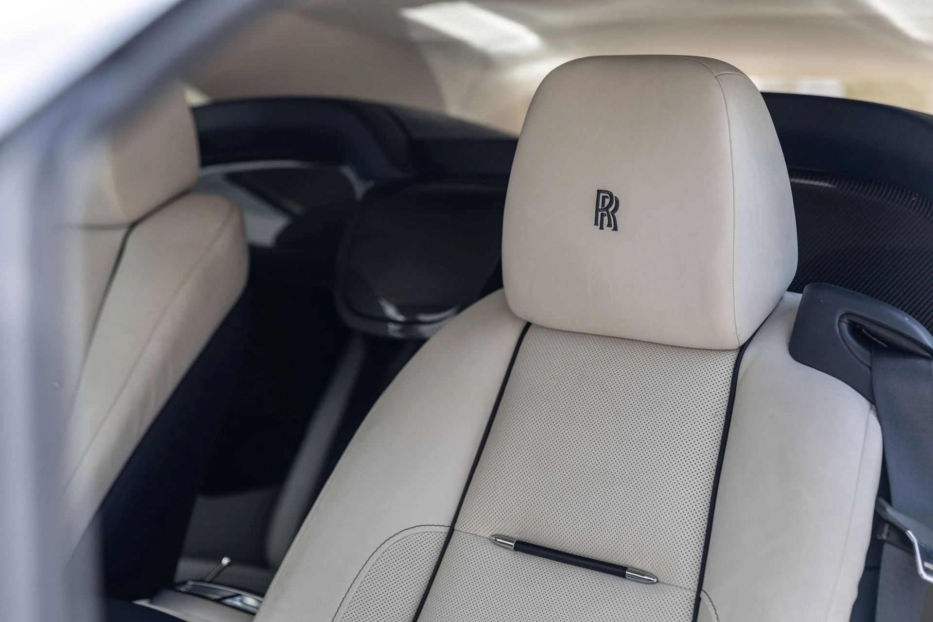 mph025_1865685361_Hi_Tech_Luxury_Imports_LLC_SCA_666_D50_HU_107224_image_25_ae33f925bc