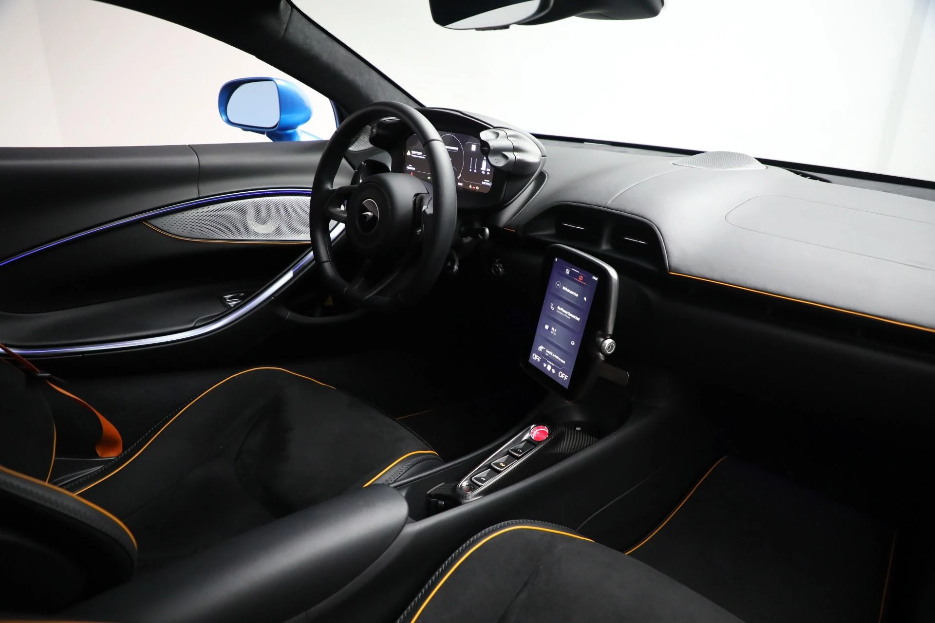 mph025_1867680930_Used_2024_Mc_Laren_Artura_Vision_b797e7ff44