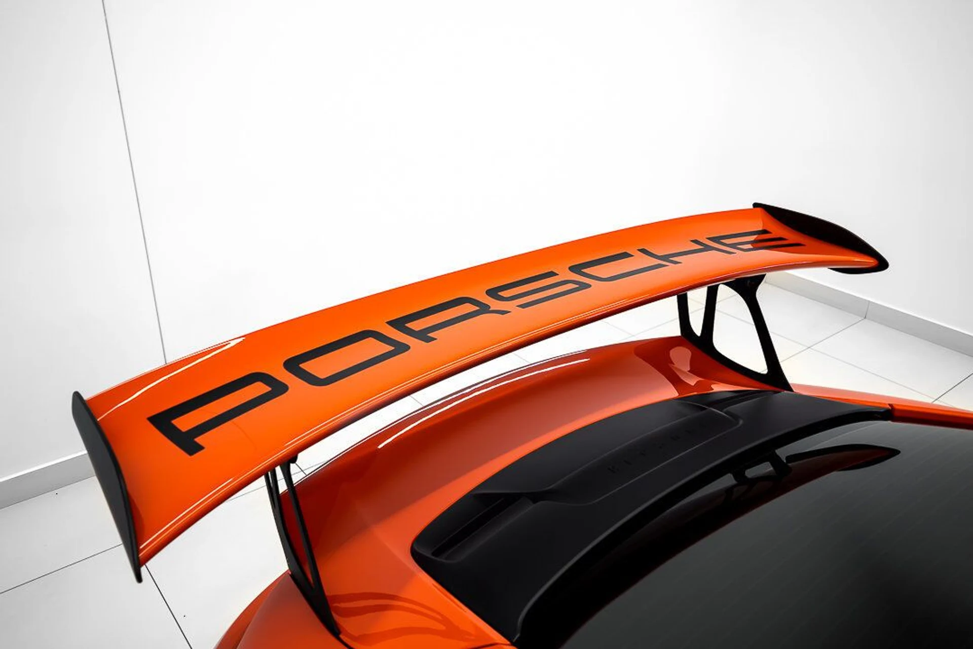 mph025_1868746035_porsche_911_2016_jpg_v_1754355020_76bb15117b