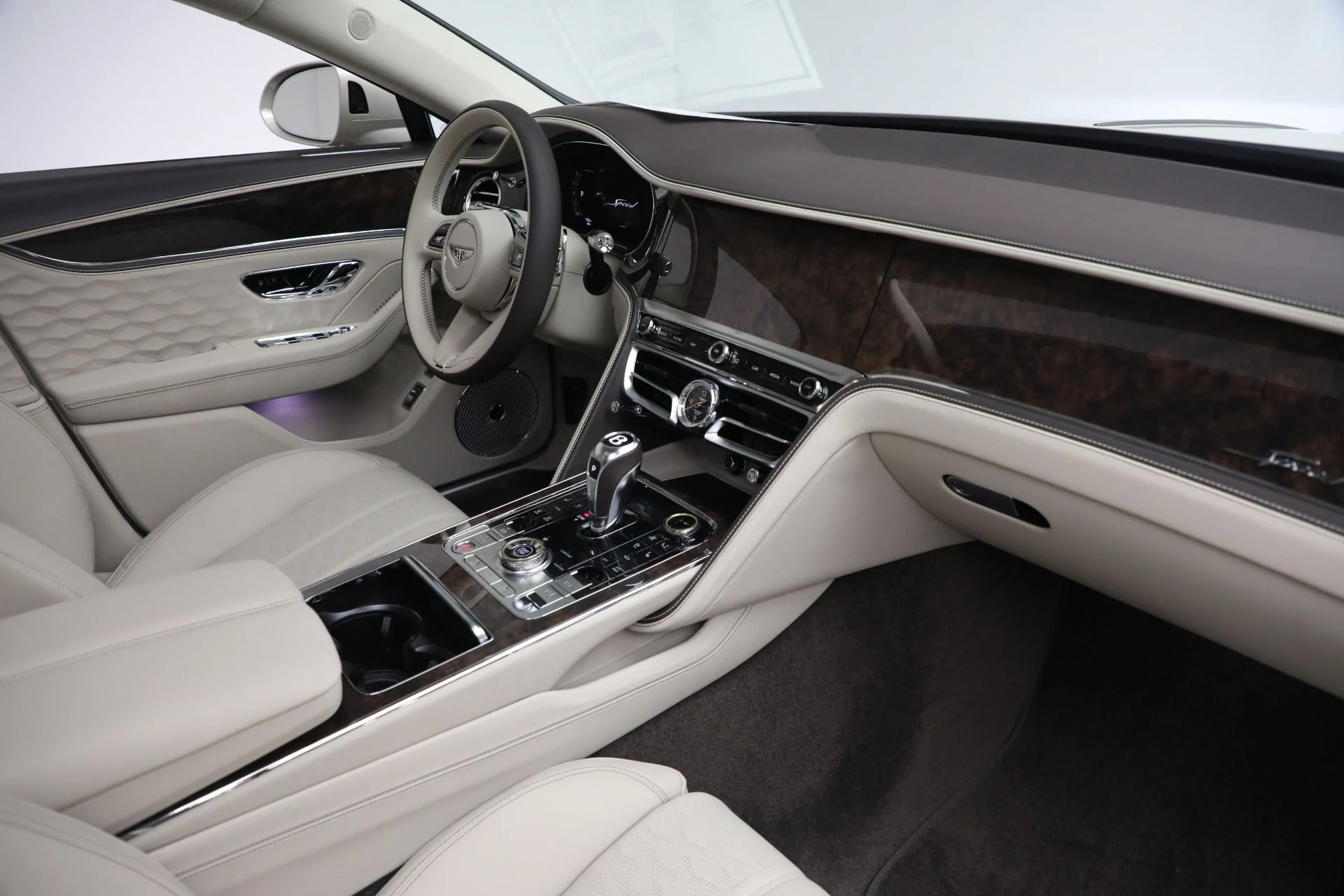 mph025_1879661755_New_2025_Bentley_Flying_Spur_Speed_4d049ac8e6
