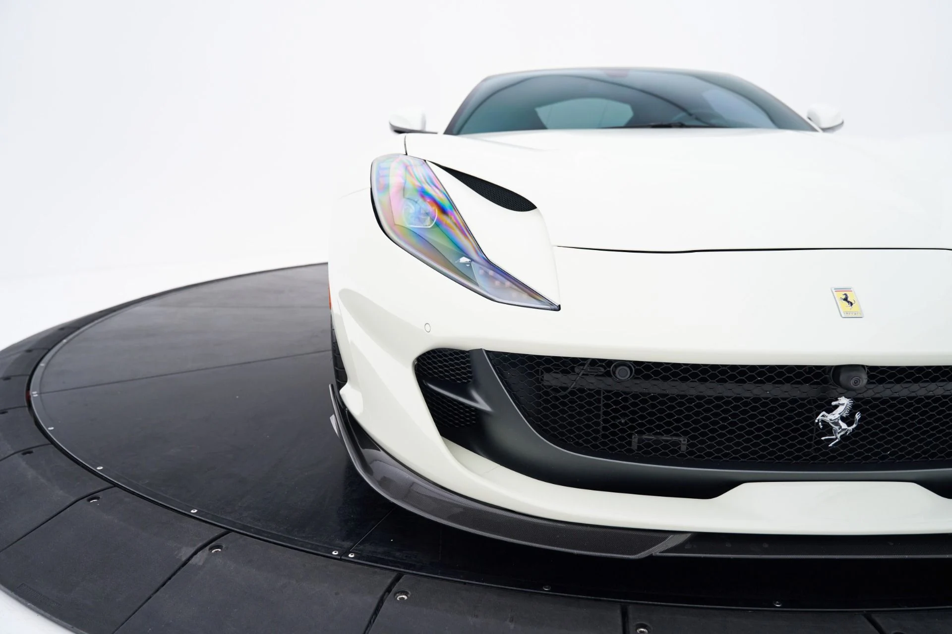 mph025_1881309685_Used_2018_Ferrari_812_Superfast_Base_1793220997_35a7f1bab7