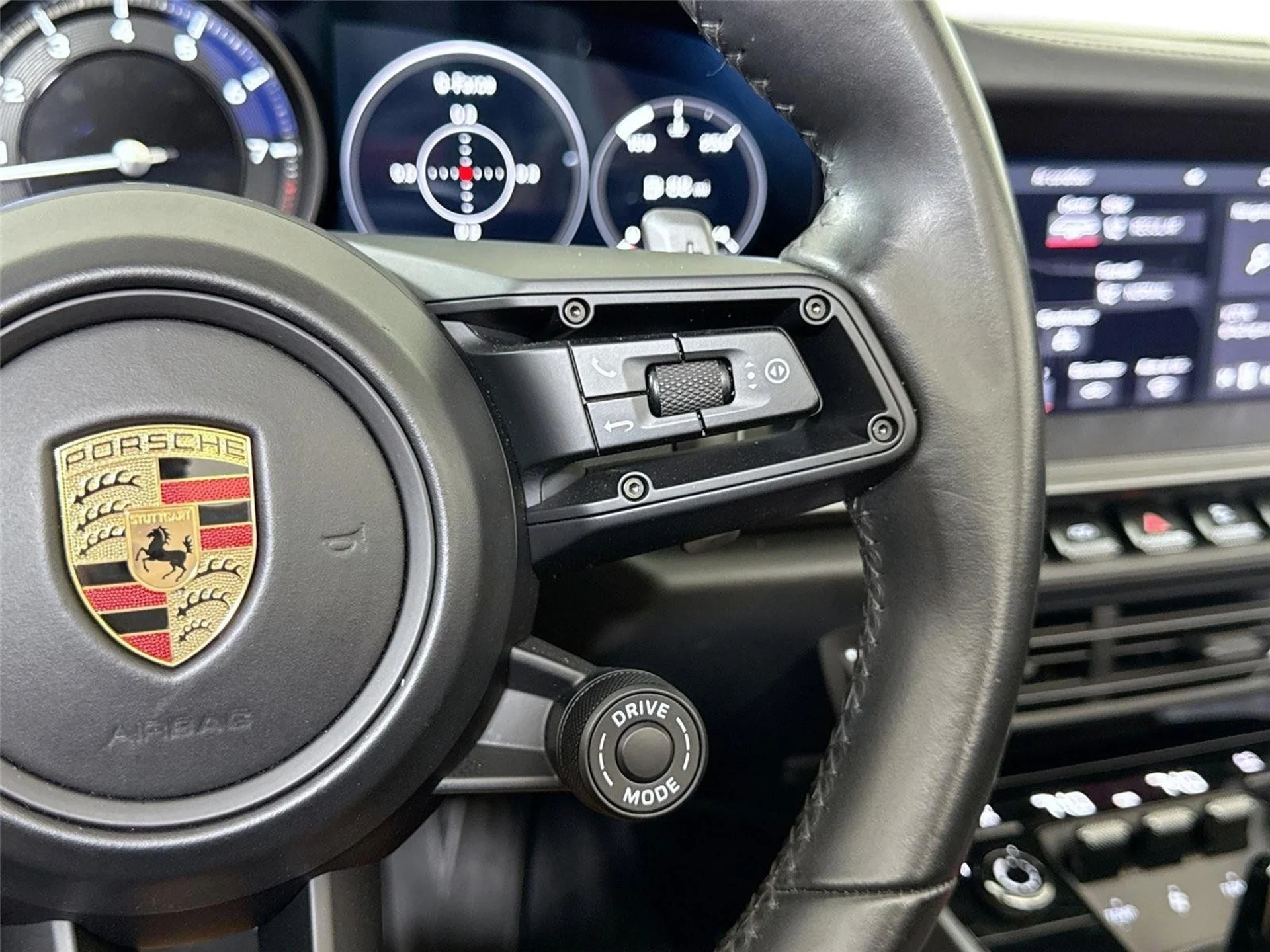 mph025_1882711976_35a795985f6b75b6b1aa7ba891f26180_70b734b578