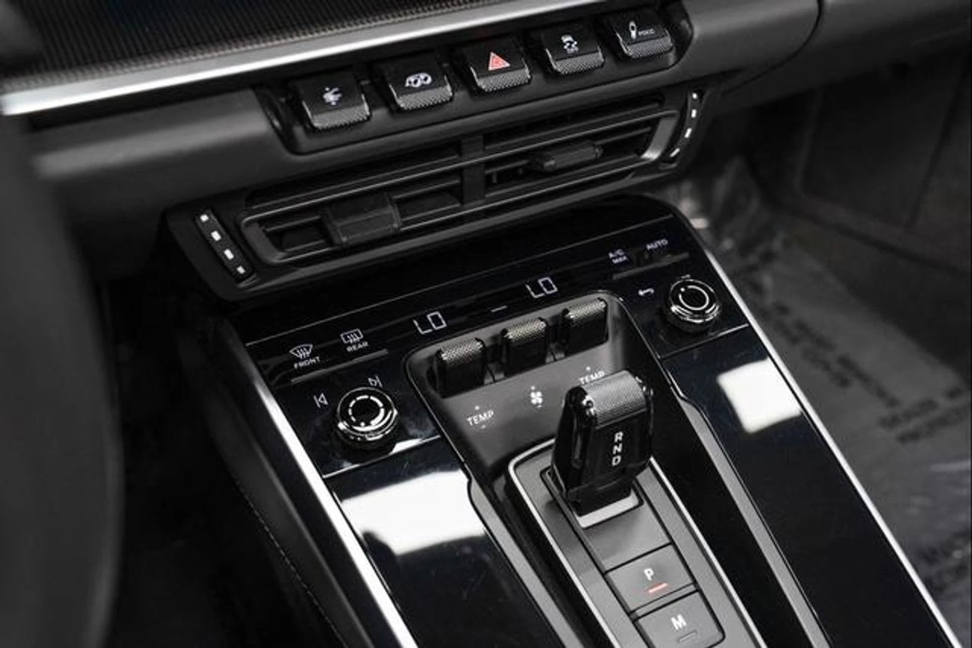 mph025_1891598114_28_Sez_Wv_Kq_D7_T1_CE_Sph_Pe_Em1_IE_Hw_5bcdbf58e0