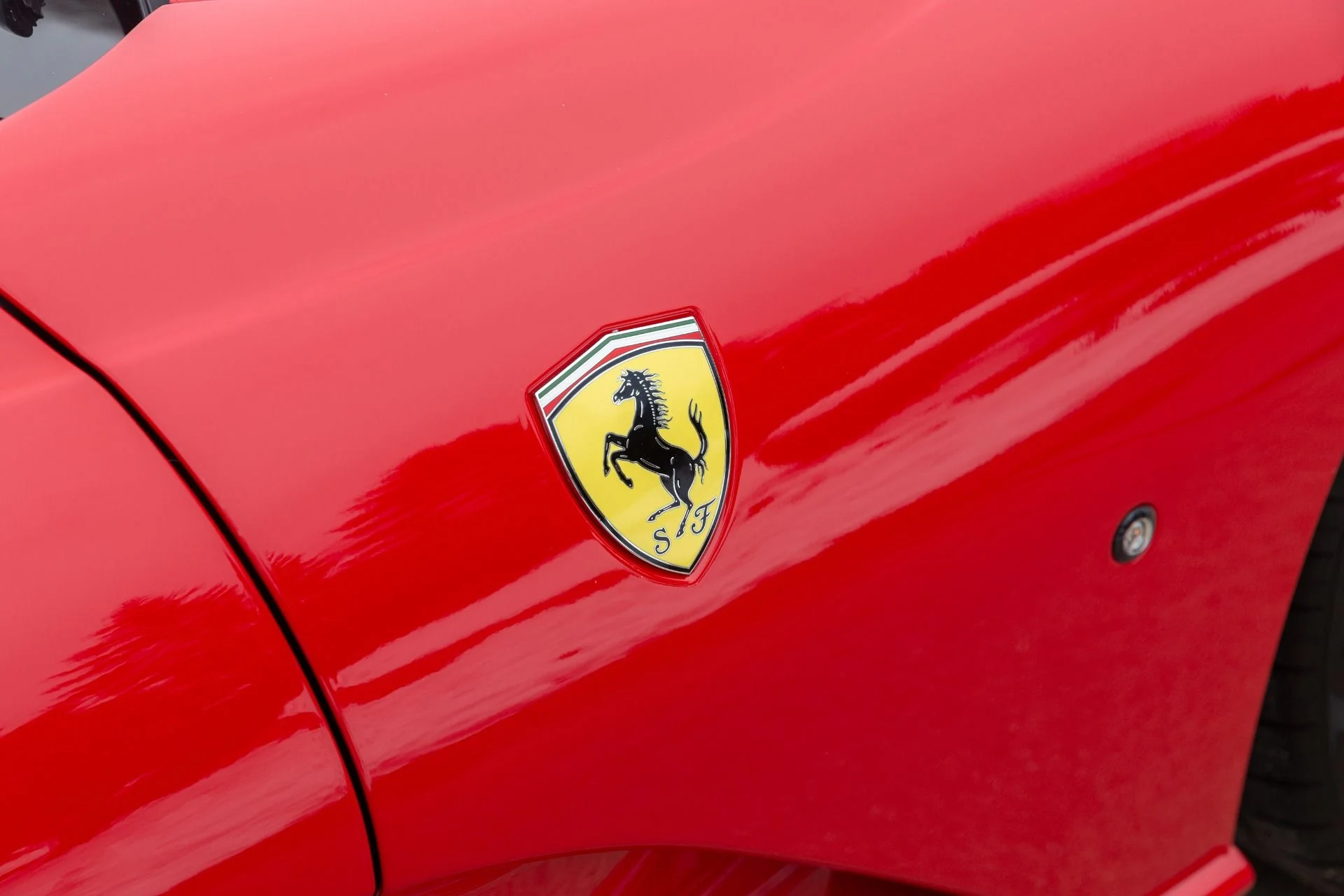 mph025_1891689223_Used_2020_Ferrari_812_Superfast_1765217828_79c670ca03