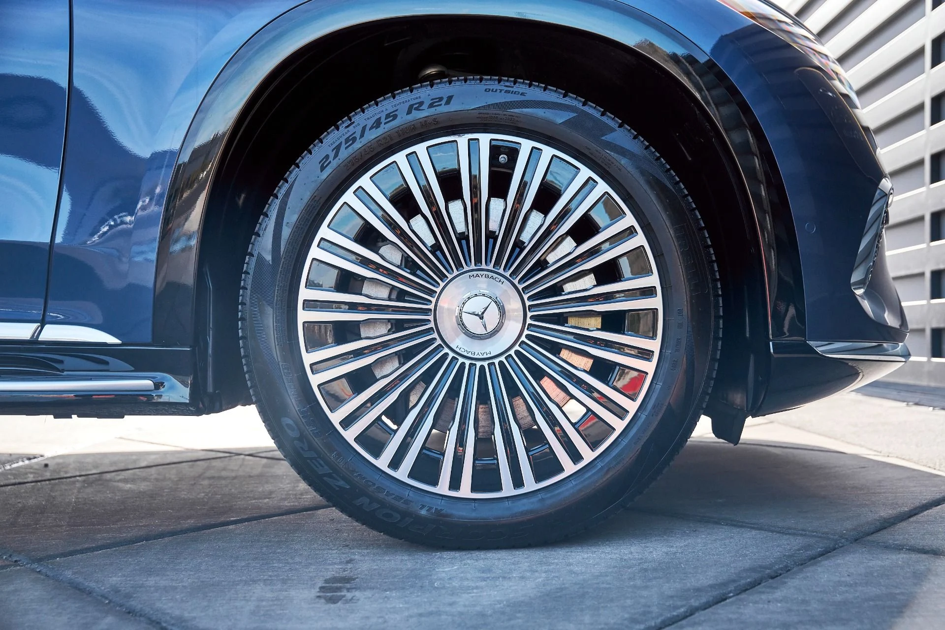 mph025_1891942291_Used_2024_Mercedes_Benz_EQS_Maybach_EQS_680_1766455865_059a2024f1