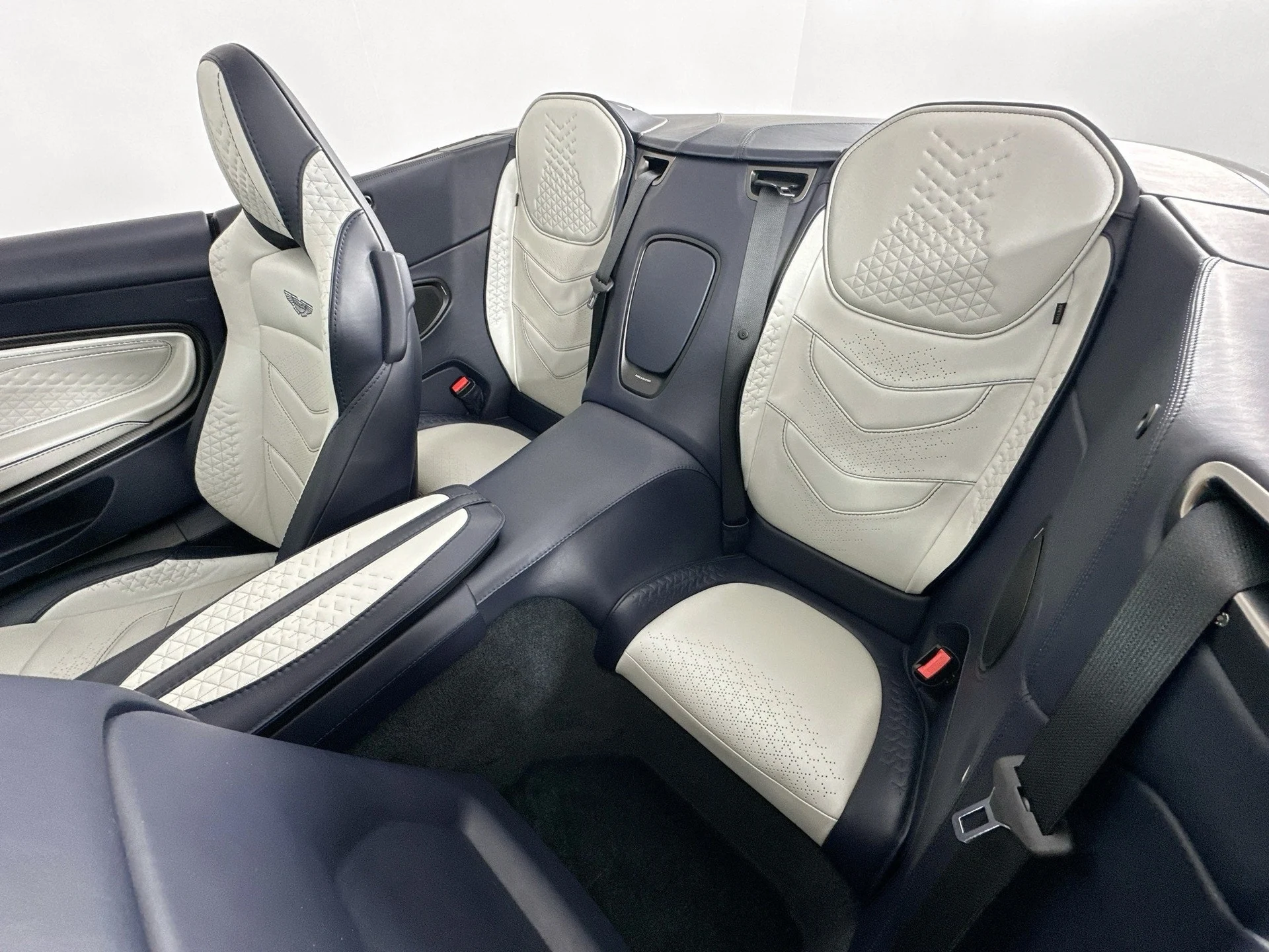 mph025_189201243_26_18b24192b2