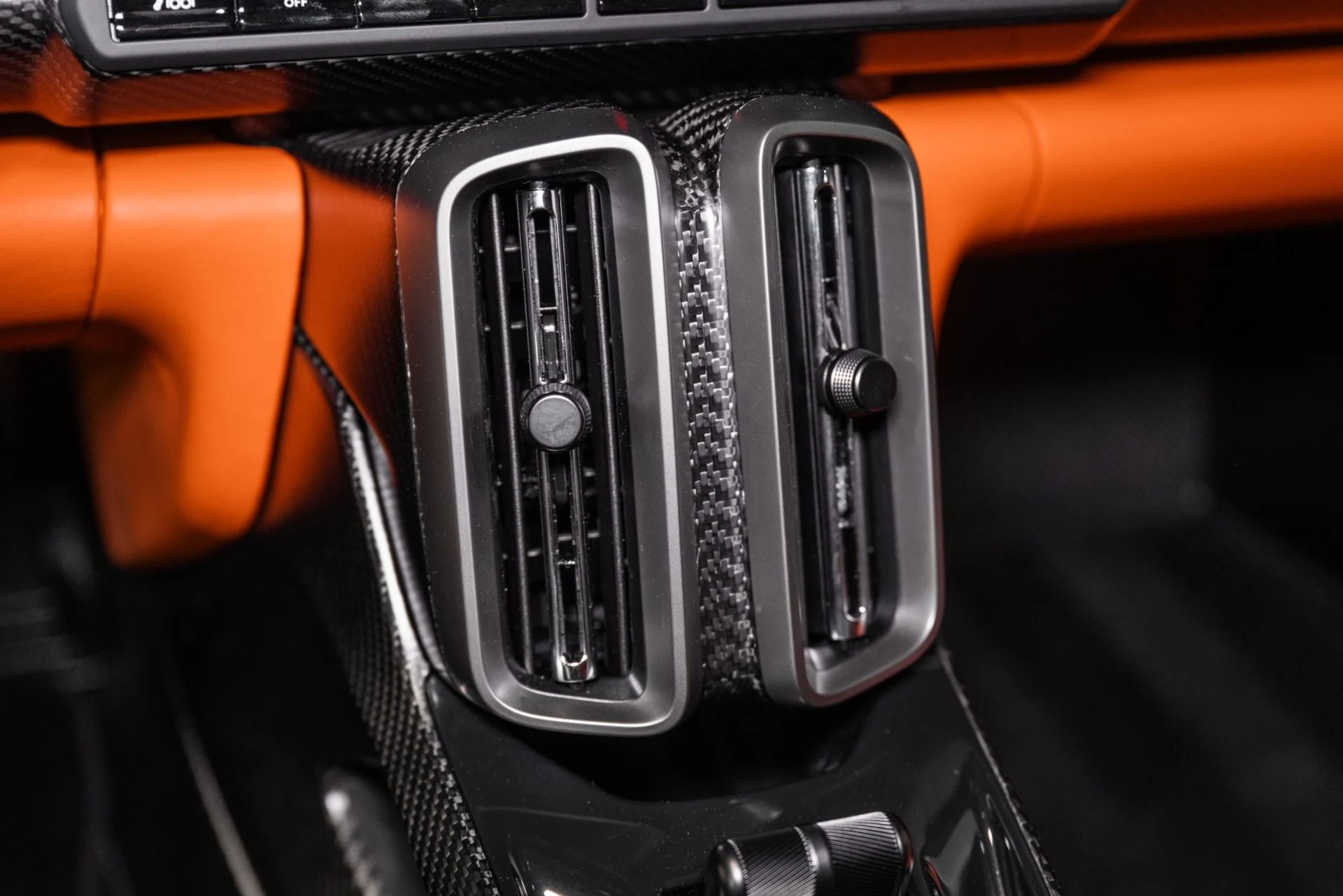 mph025_1895011447_New_2026_ASTON_MARTIN_VALHALLA_1775445551_f6b05cae29