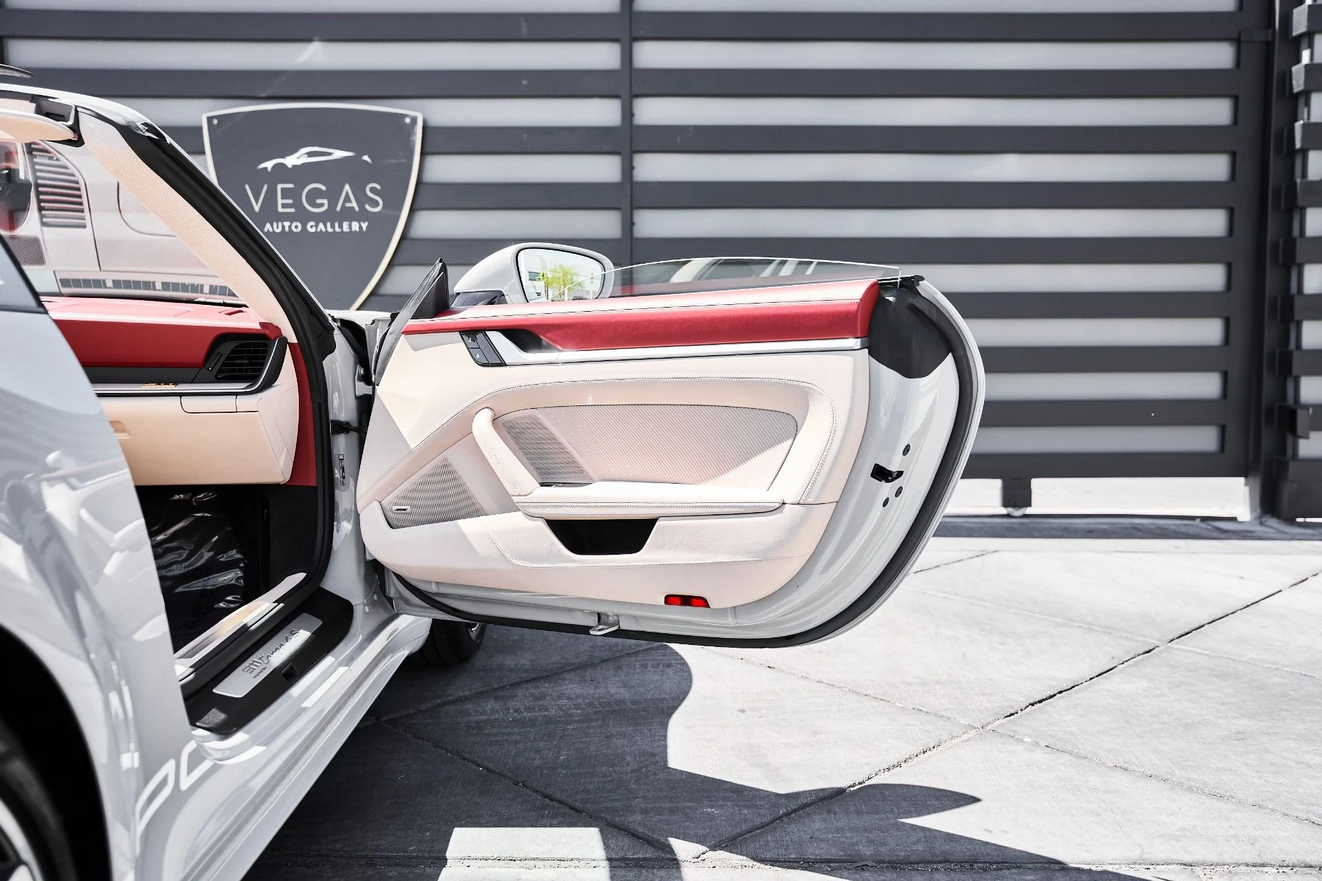 mph025_1915435992_Used_2021_Porsche_911_Targa_4_S_1774544038_294ab7a19c