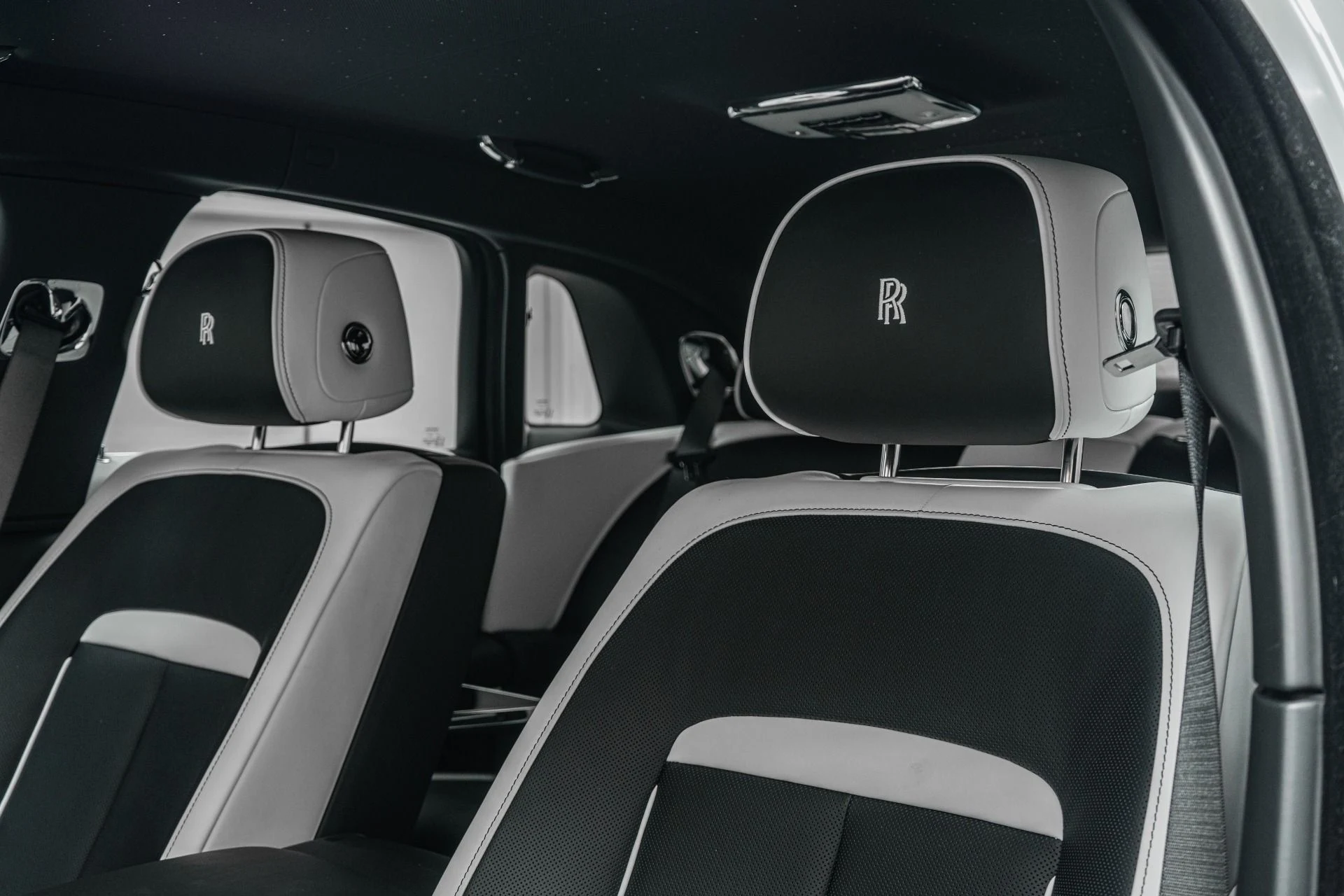 mph025_1922196635_Used_2026_Rolls_Royce_Ghost_Two_Tone_Interior_Low_Miles_1781640354_c4d544747e