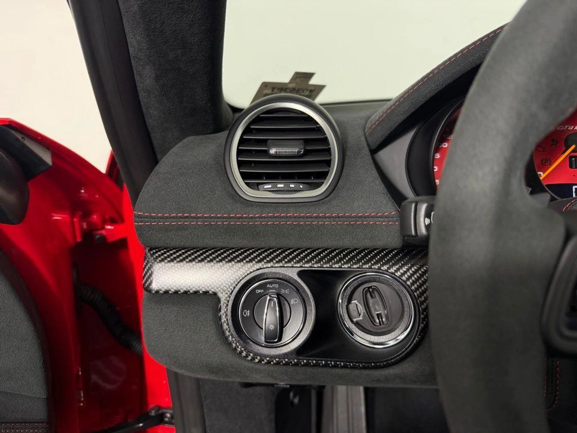 mph025_1928130610_VO_z_T_5k_b_Op_Yjp_Rj_Il005ua95_M_ac76b6e64a