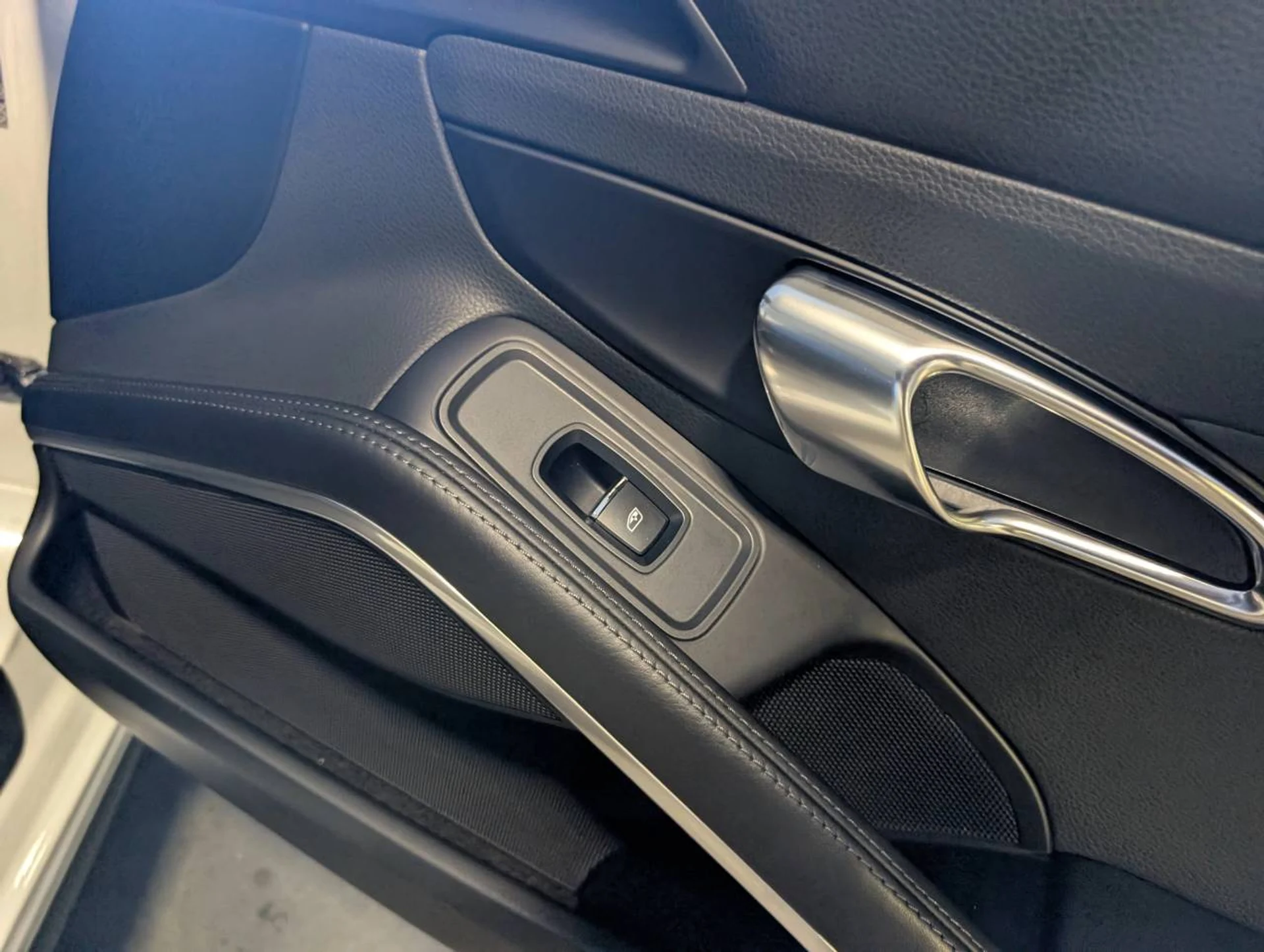 mph025_1928562628_8fac0bd76136a9b5780bf145df7faaefx_5e096fdf6d