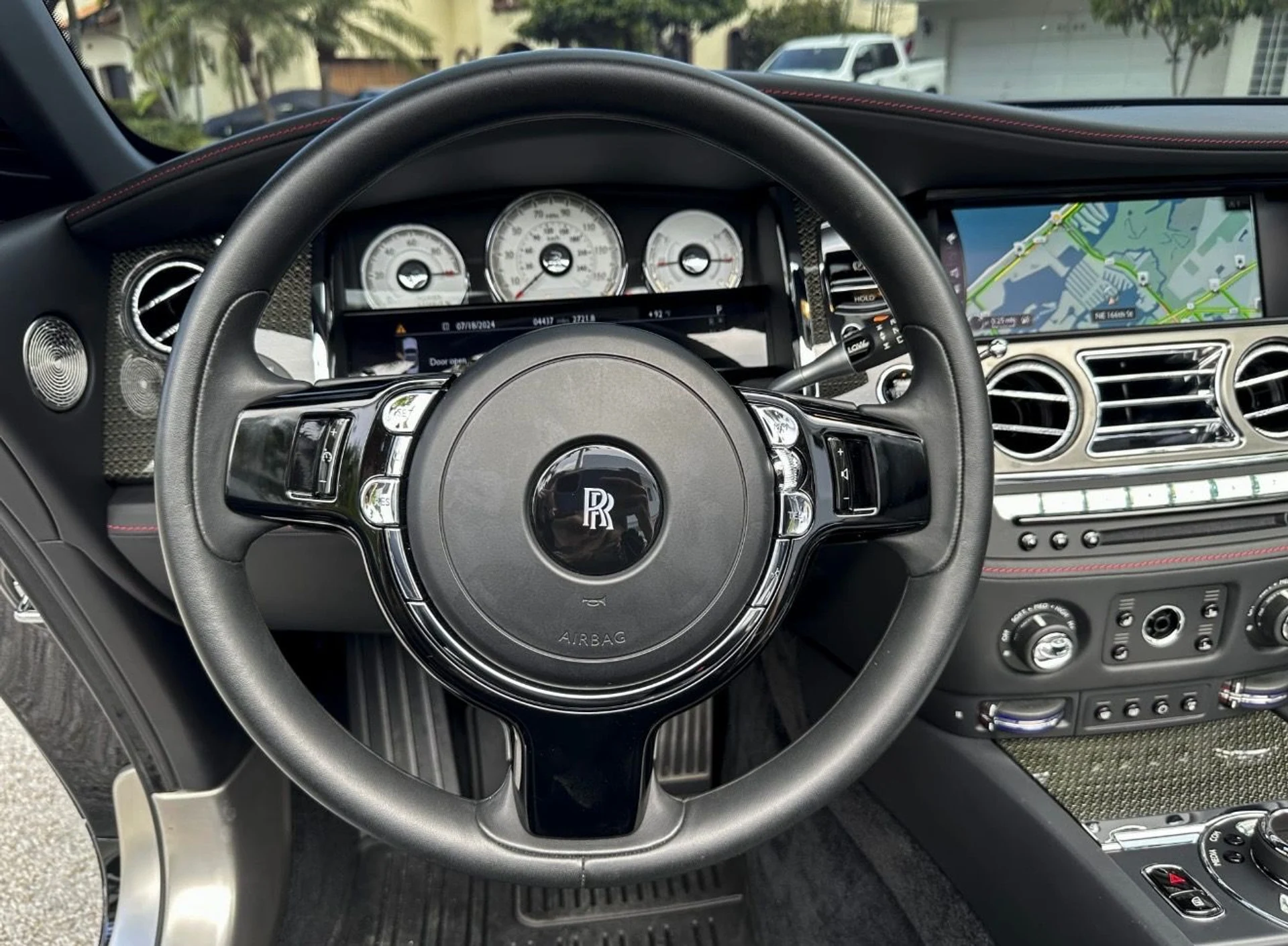 mph025_1941748168_Used_2020_Rolls_Royce_Dawn_Black_Badge_1765830398_fc8e27e9db