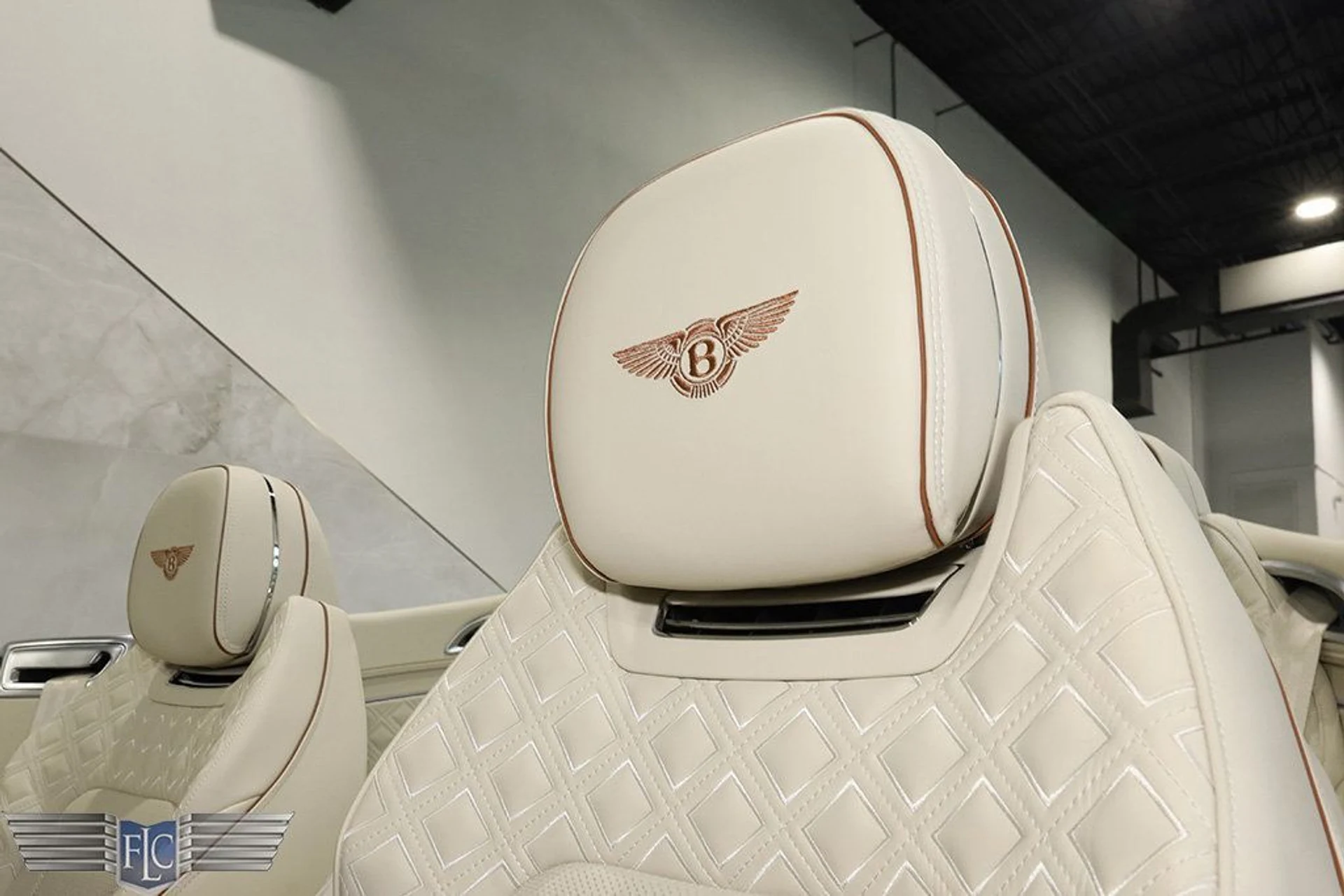 mph025_194637385_used_2023_bentley_continental_gtazureconvertible_9689_22727335_26_1024_b6ff58d474