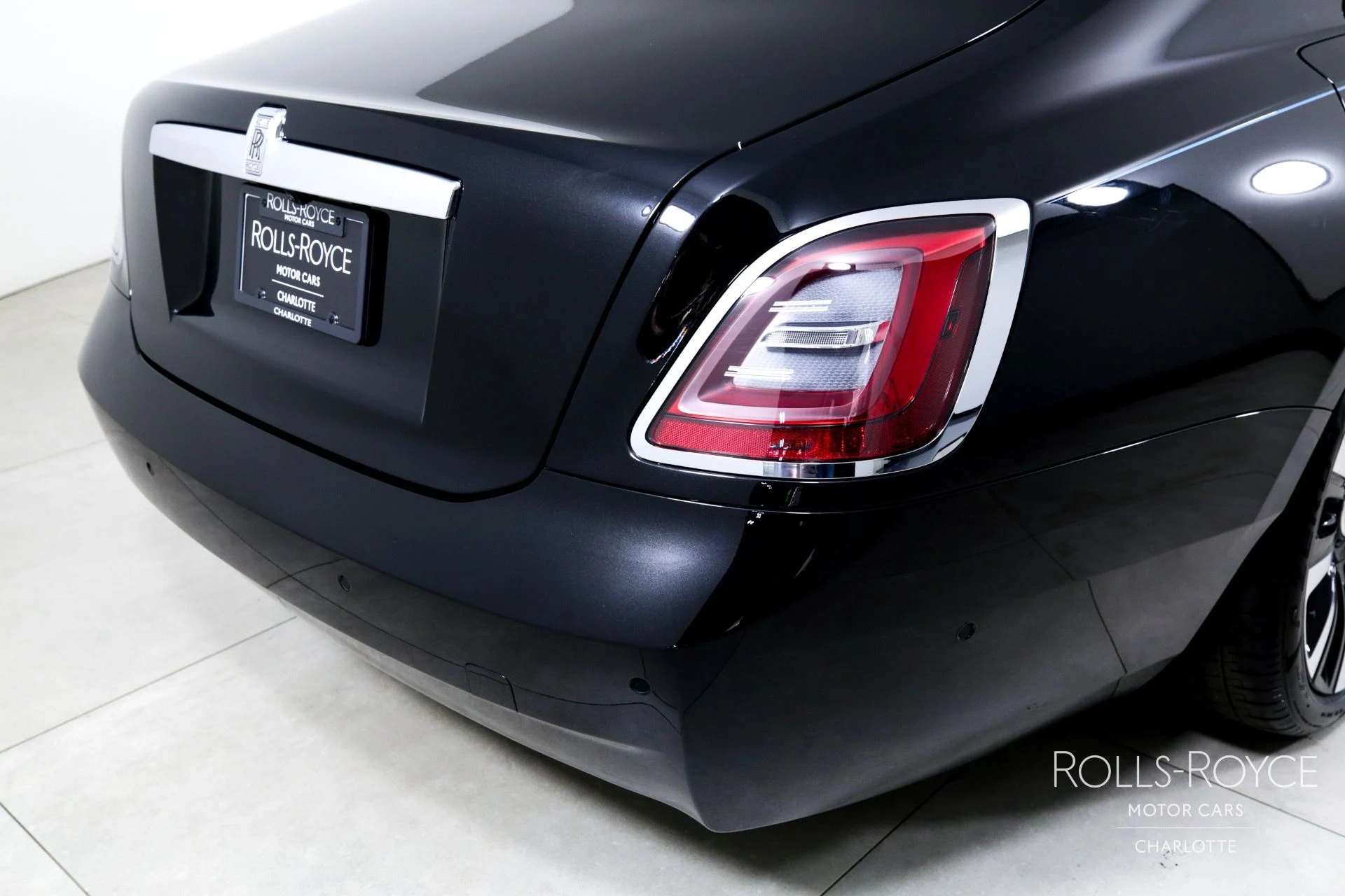 mph025_1956173801_Used_2024_Rolls_Royce_Ghost_1746461568_f4b7eff897