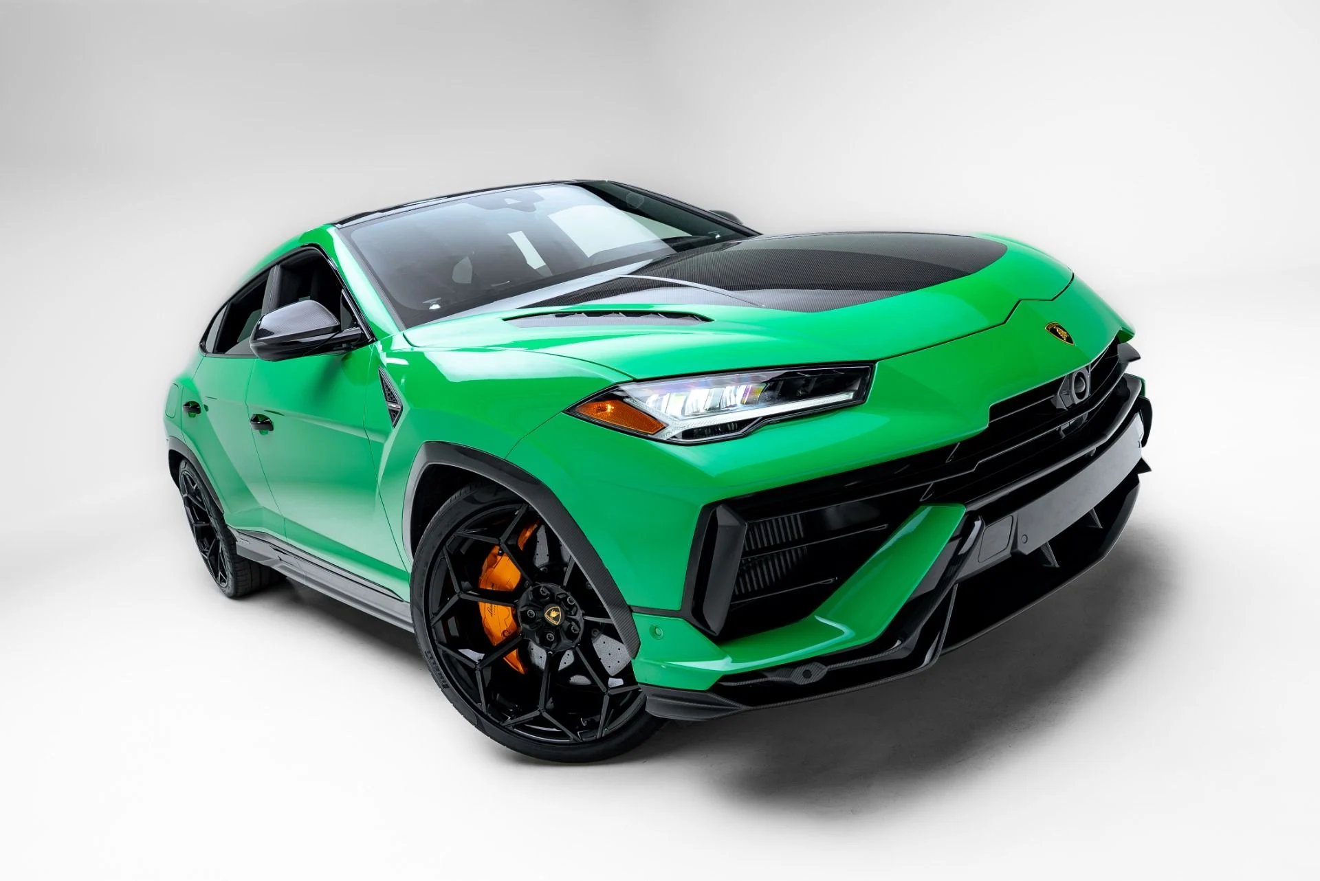 mph025_1972896441_Used_2023_Lamborghini_Urus_Performante_1776977972_71066f67e3